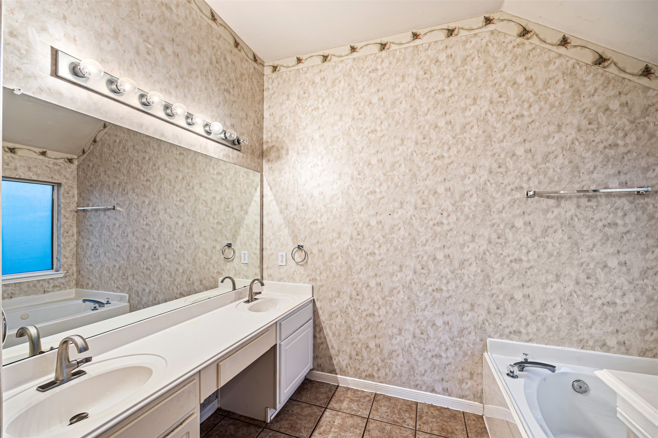 17402 Aspen Ridge Ct Property Photo 16