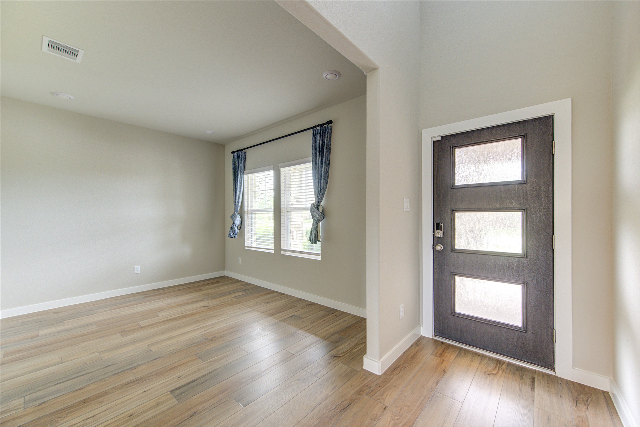 6027 Jenna Way Property Photo 8