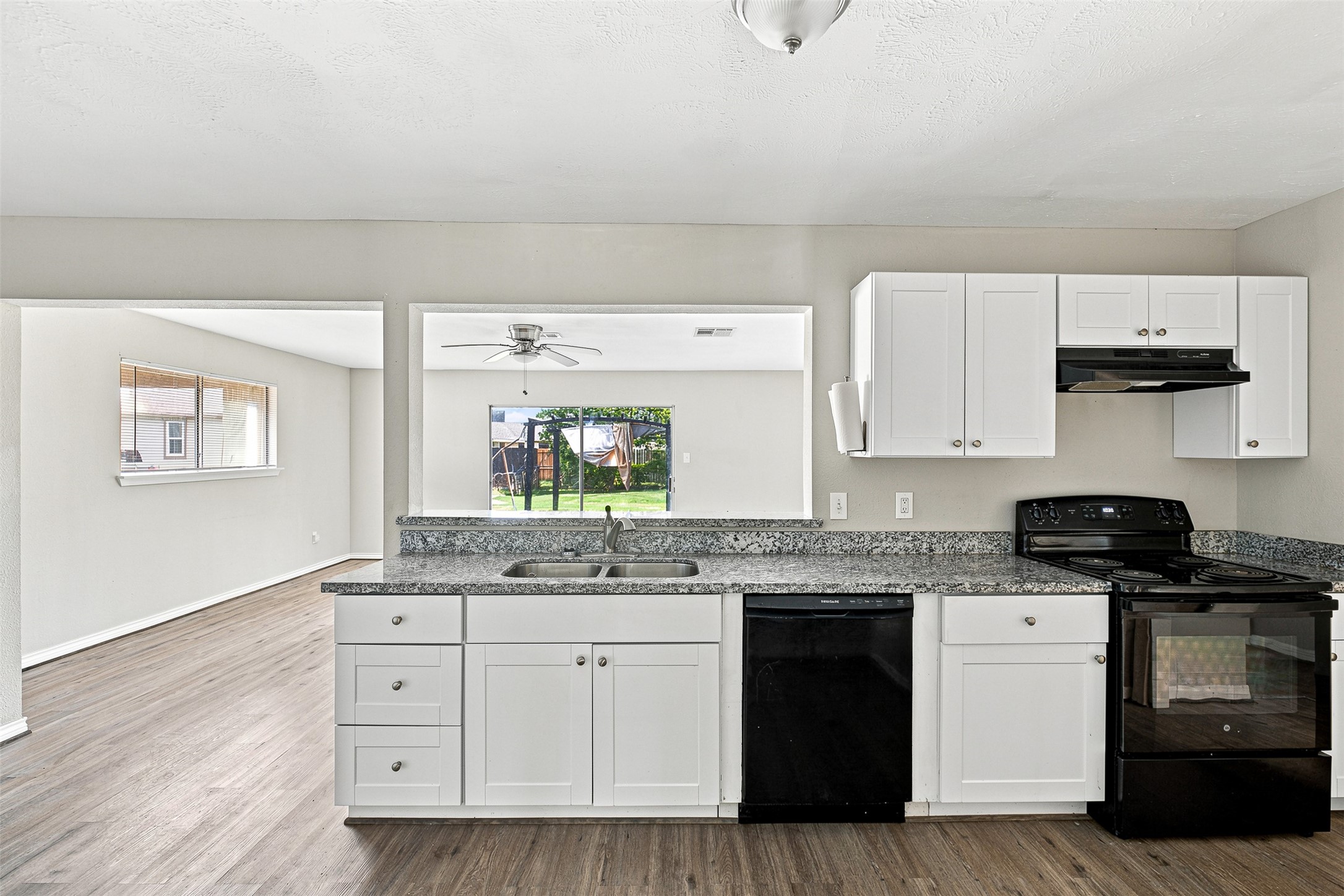 509 Avenue J Property Photo 1
