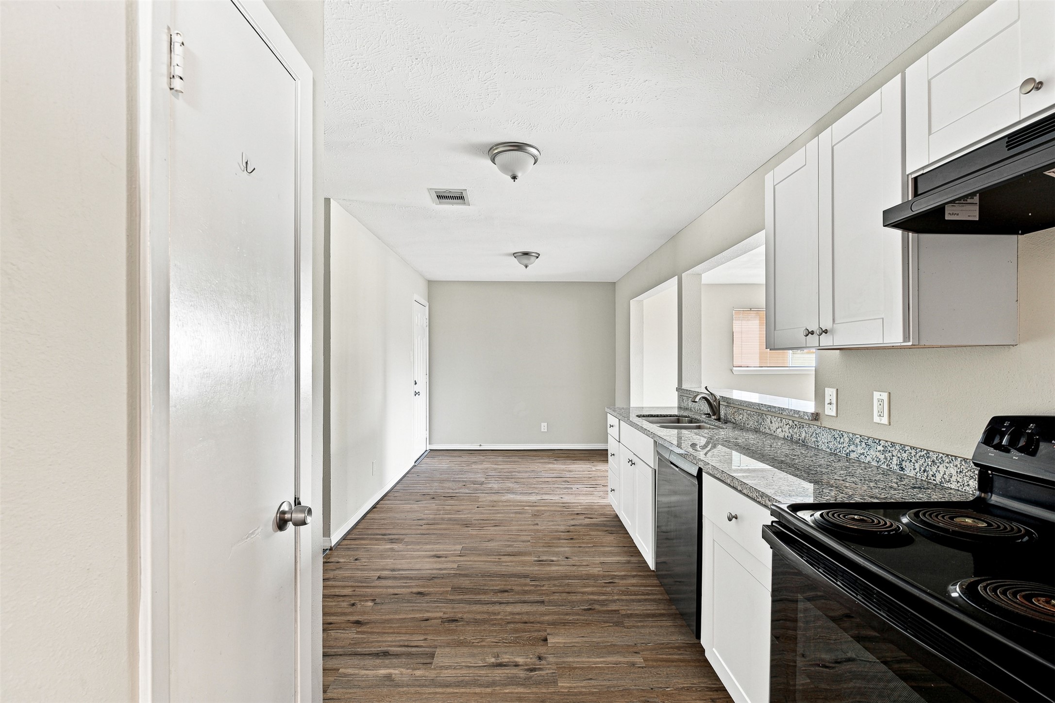 509 Avenue J Property Photo 6