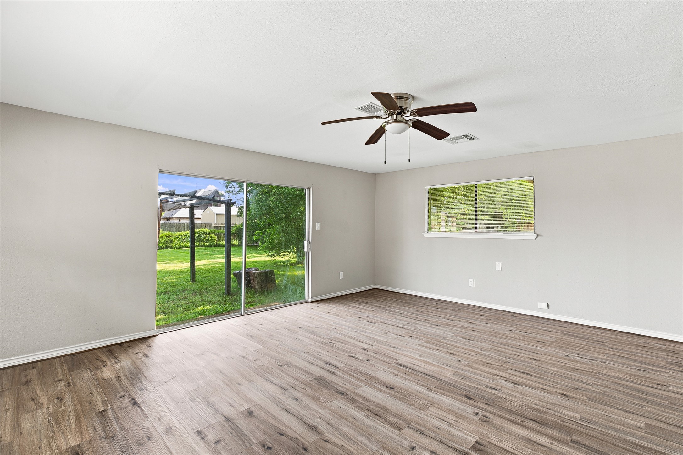 509 Avenue J Property Photo 7