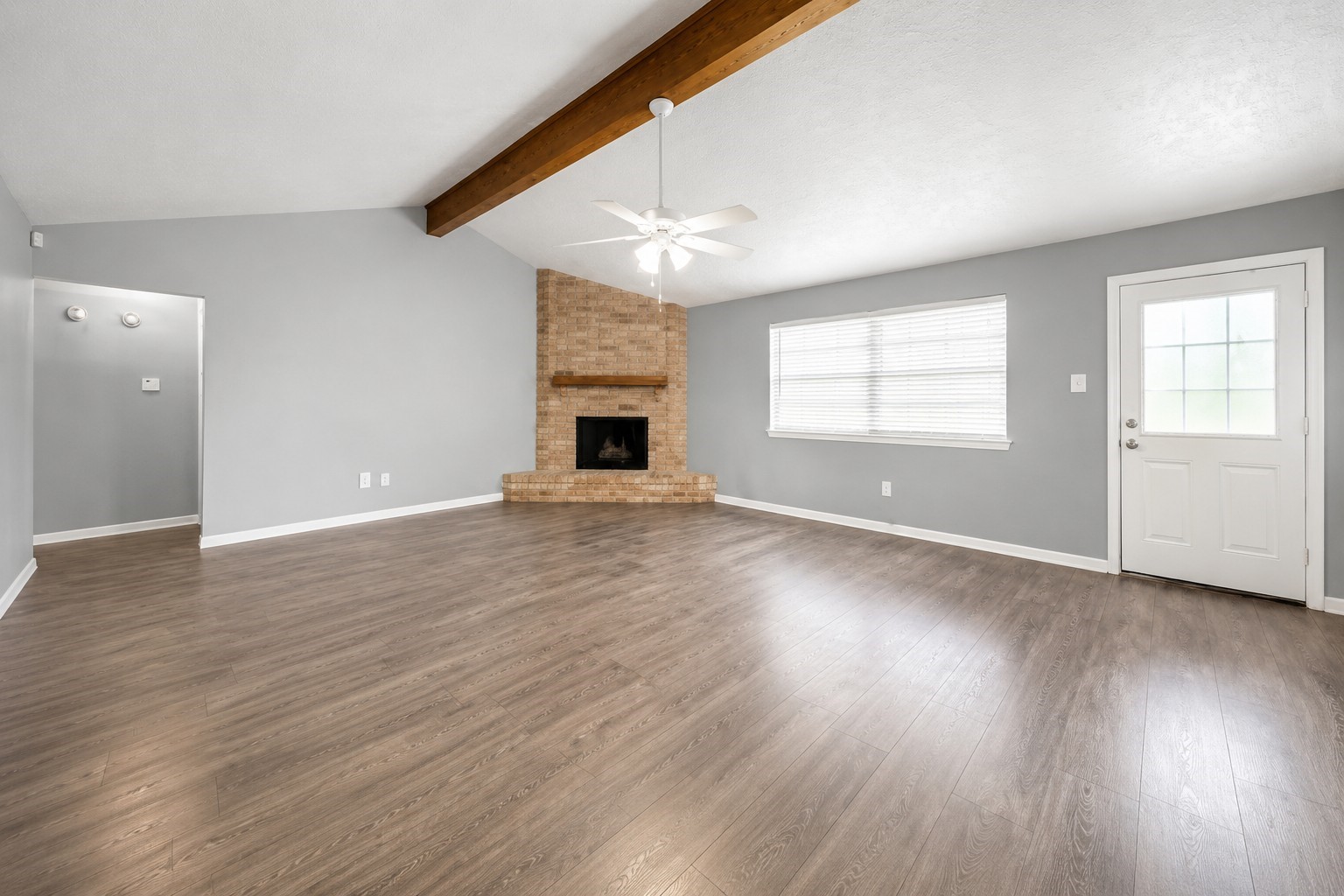 1707 Stone Lake Drive Property Photo 4
