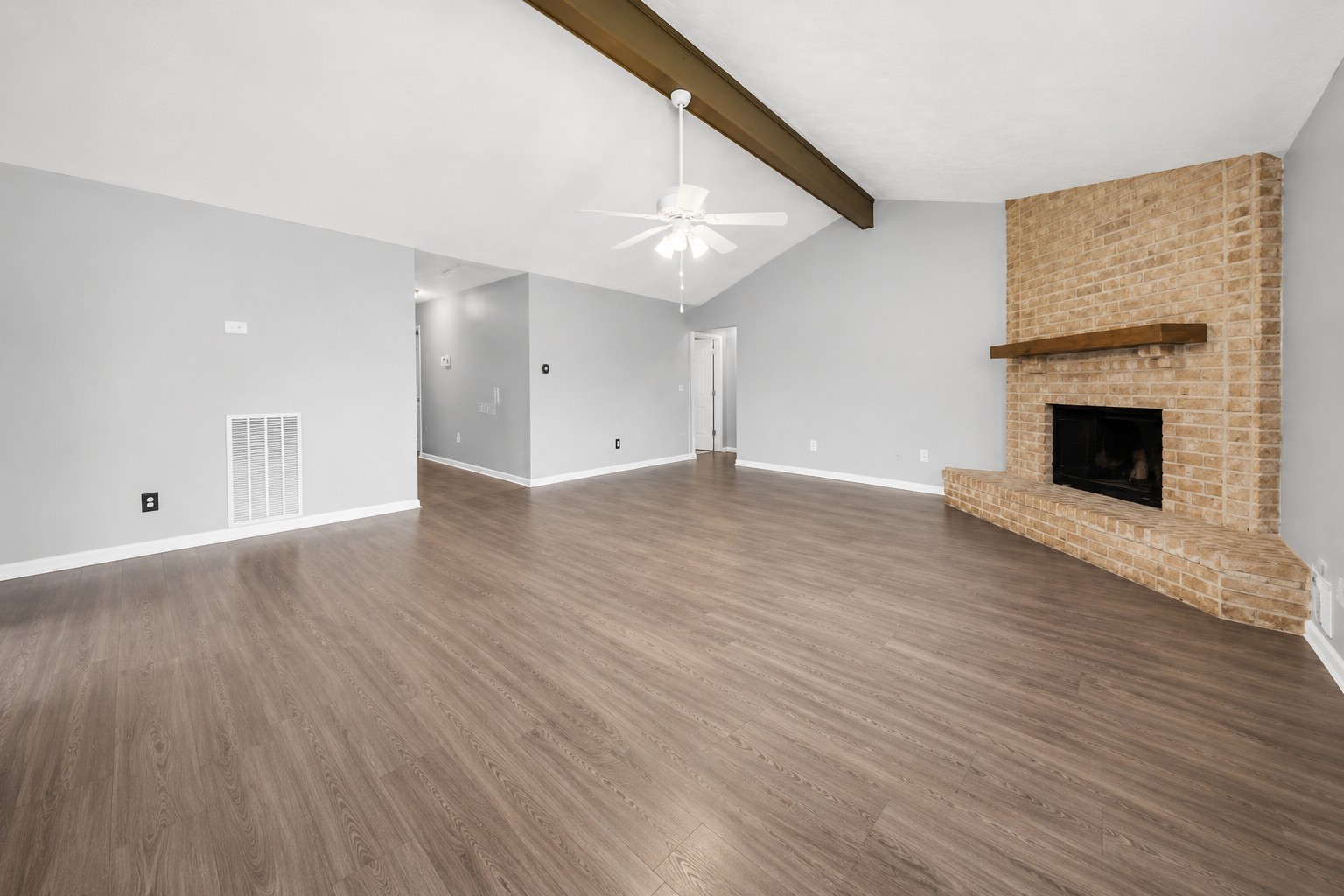 1707 Stone Lake Drive Property Photo 5