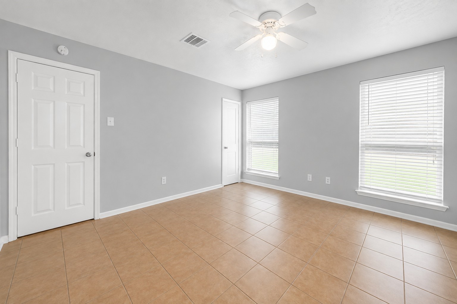 1707 Stone Lake Drive Property Photo 12