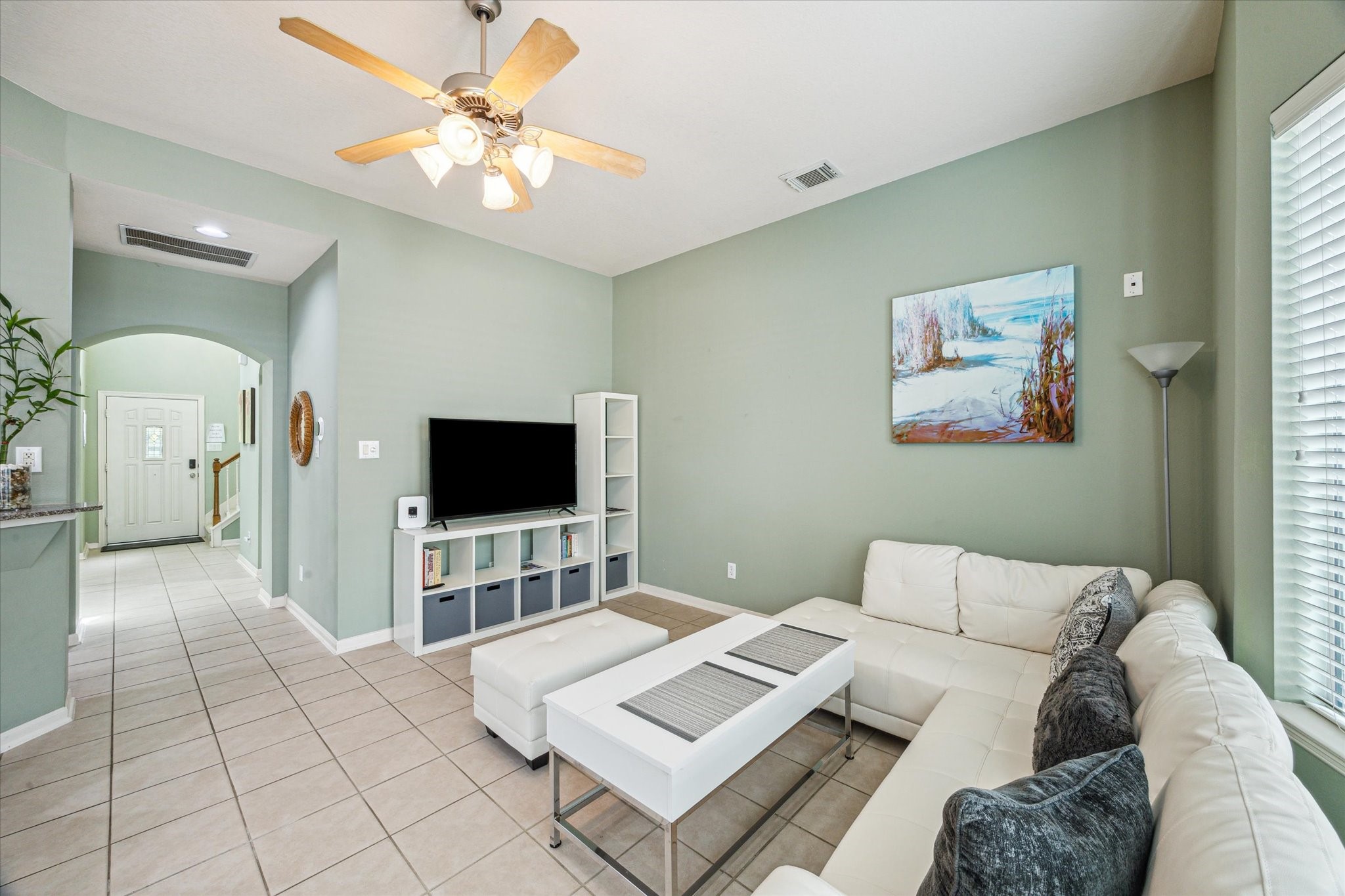2403 Clippers Square Property Photo 6
