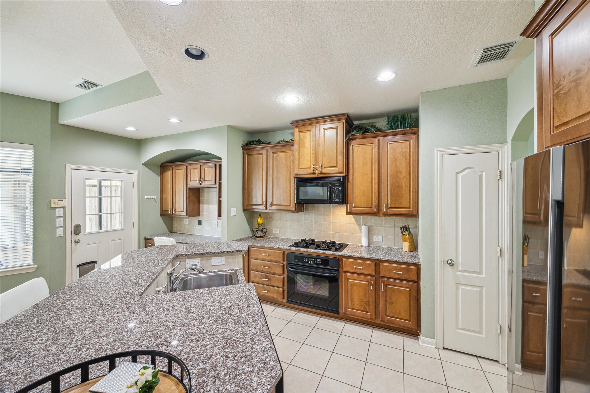 2403 Clippers Square Property Photo 10