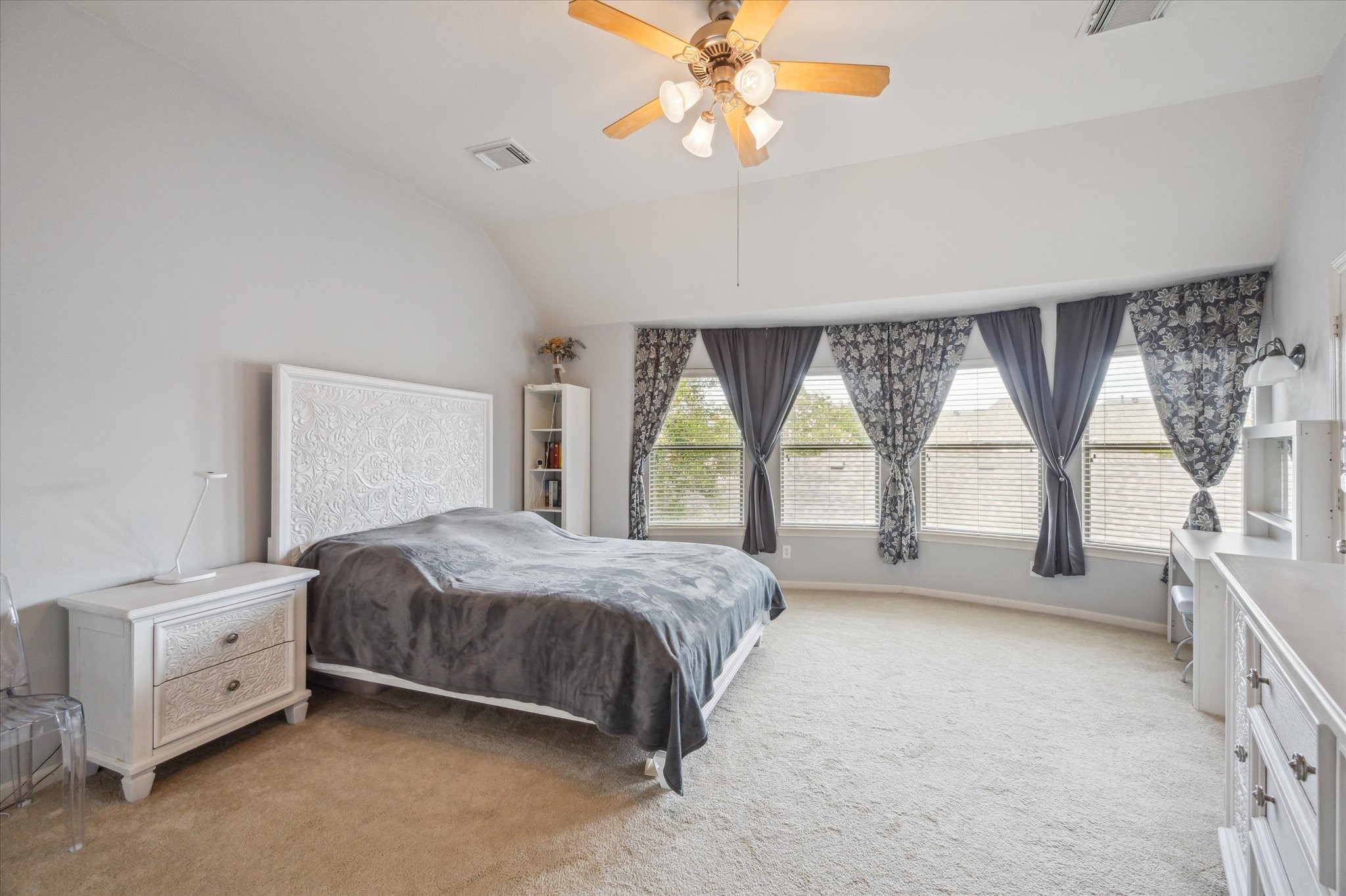 2403 Clippers Square Property Photo 12