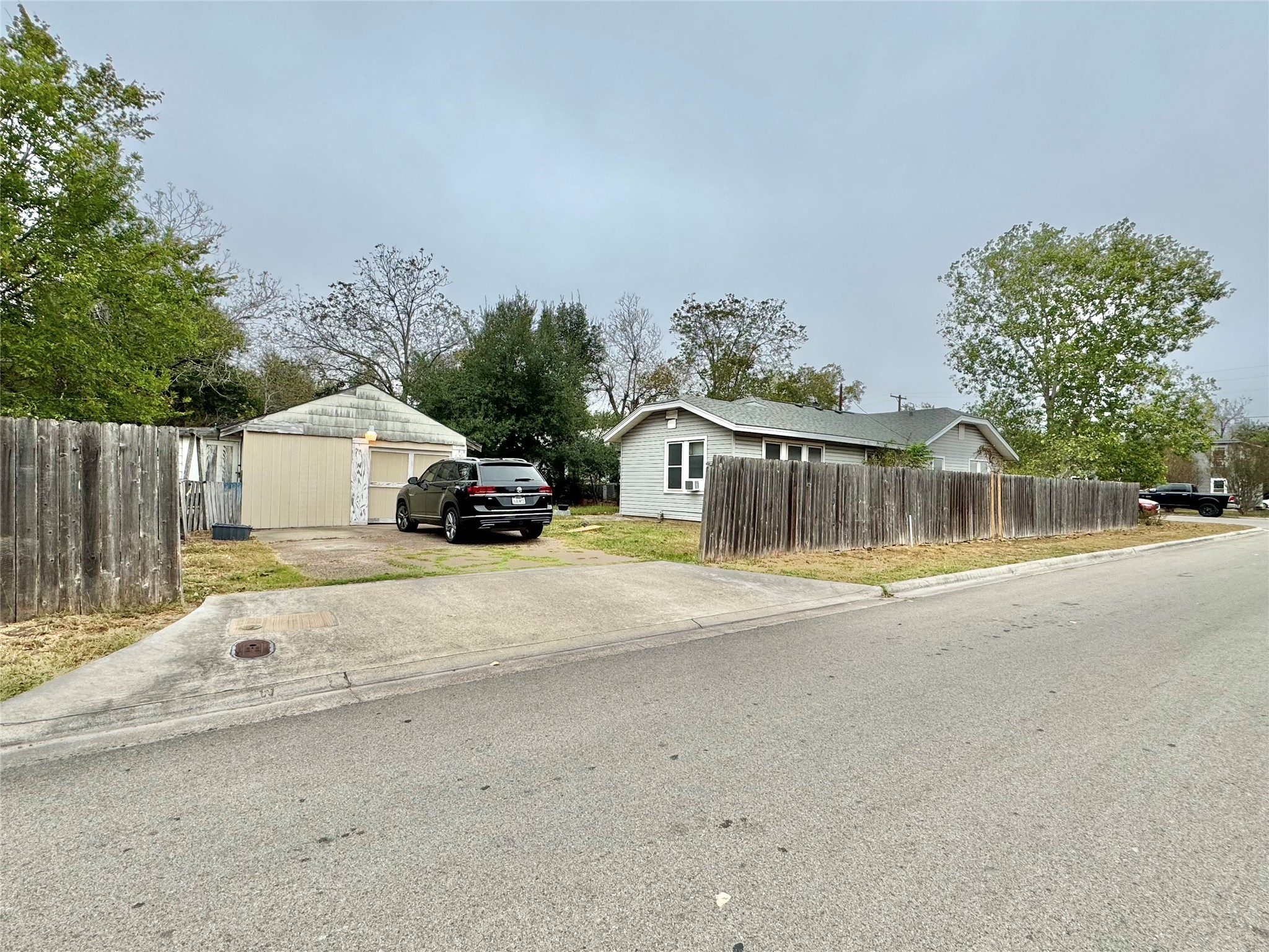 1701 N East Street Property Photo 3