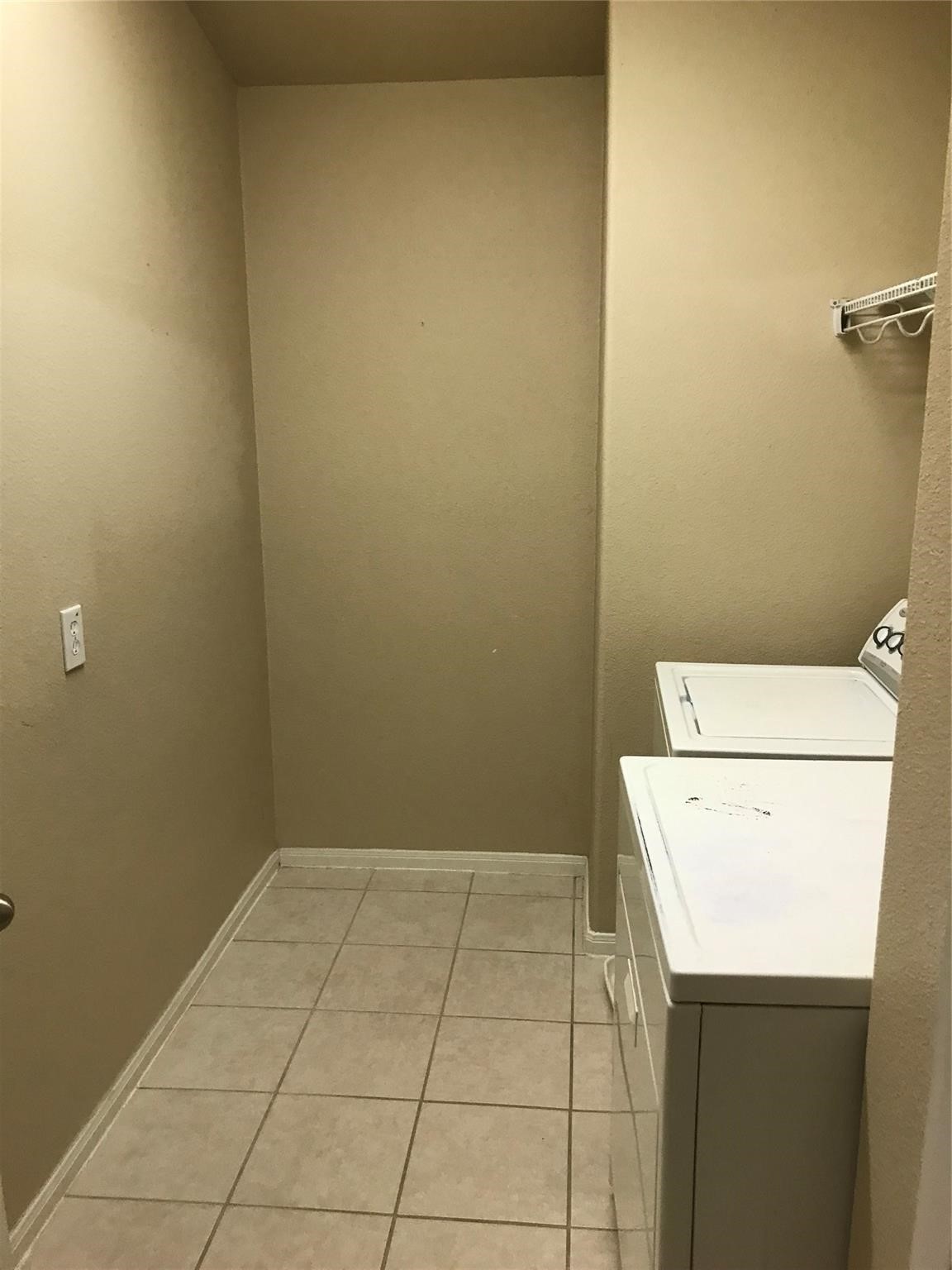 5715 Ranch Prairie Trail Property Photo 7
