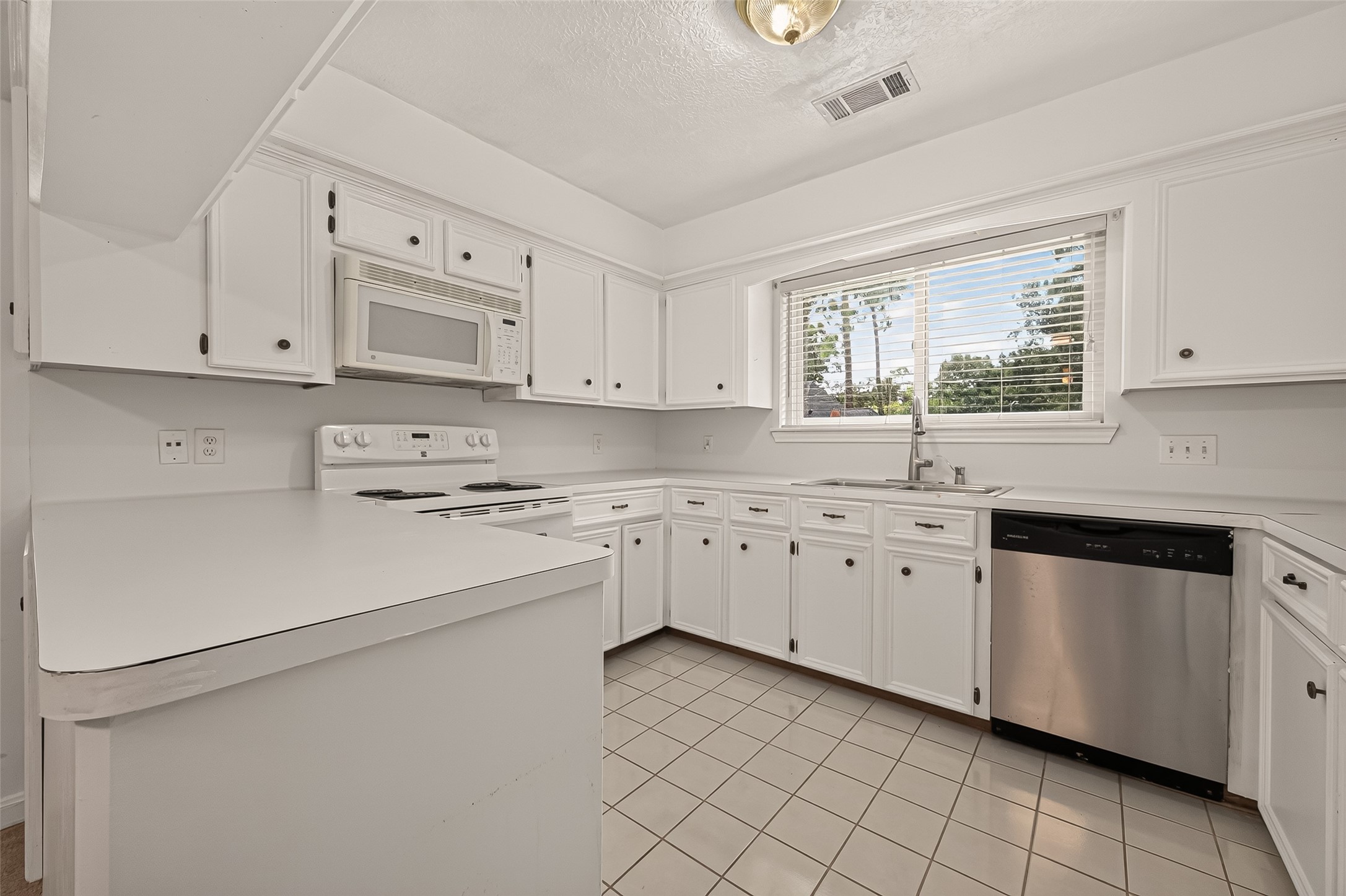 12619 Chriswood Drive Property Photo 33