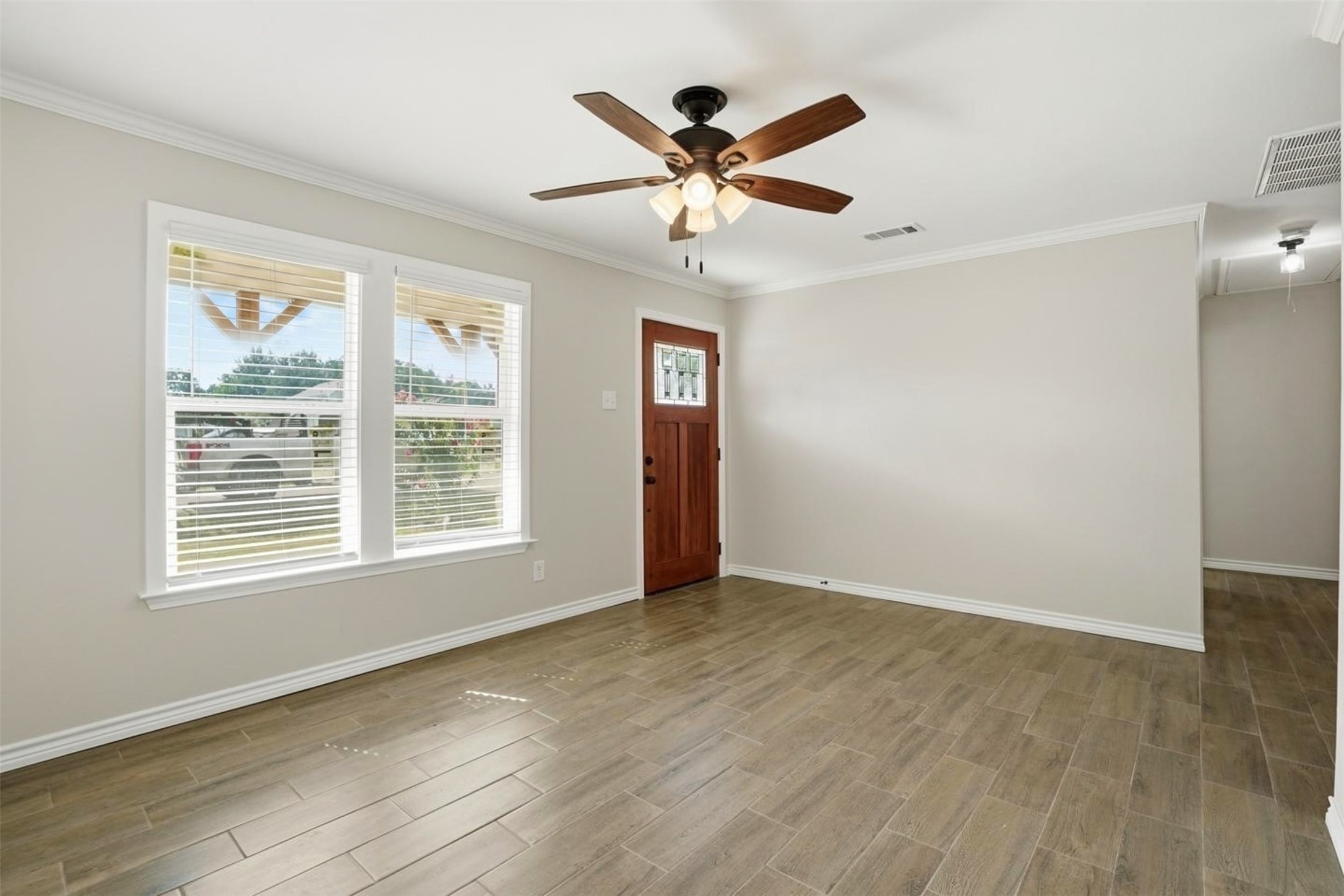 6518 Paris Street Property Photo 4