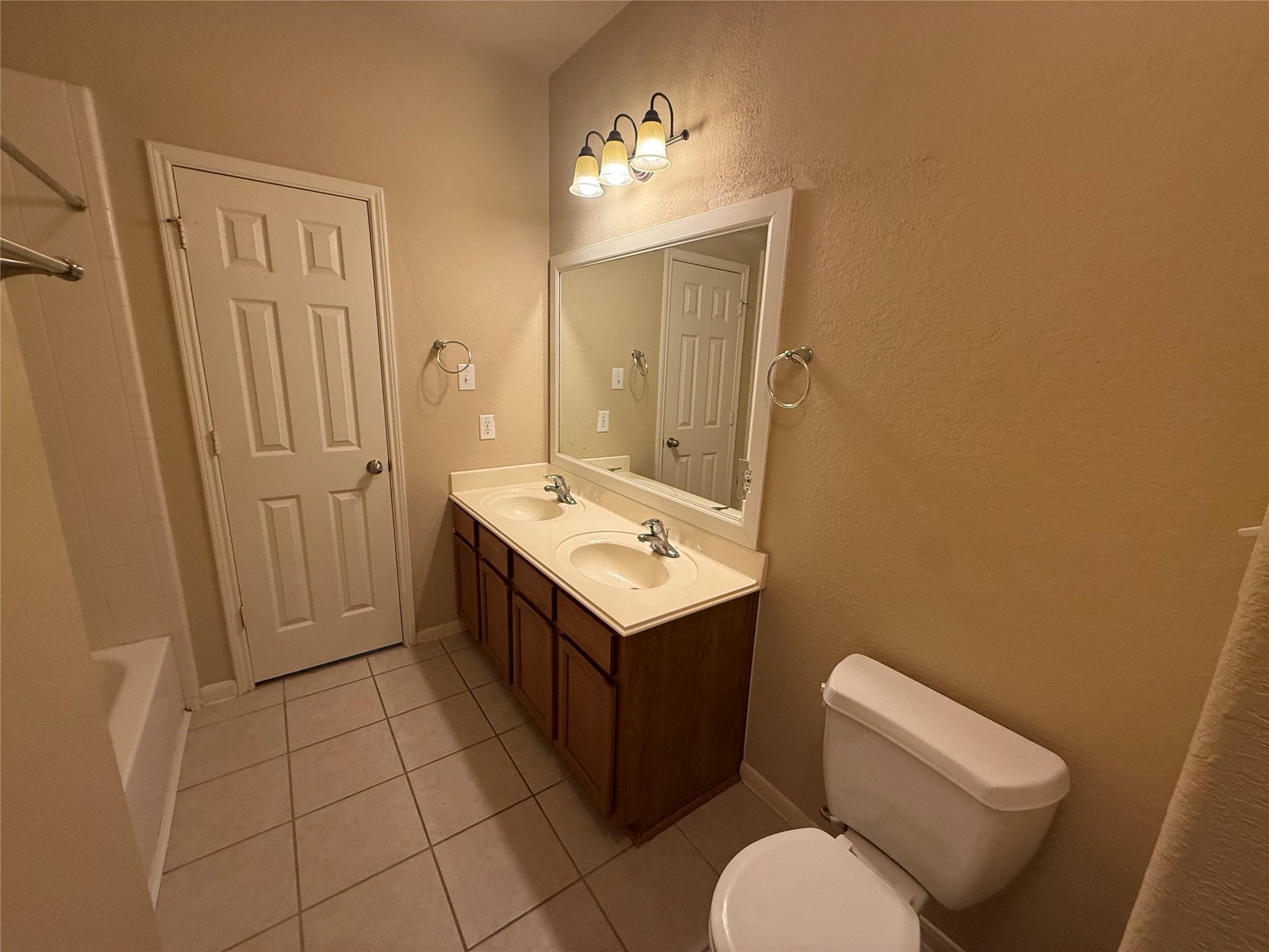 9923 Bronze Mill Lane Property Photo 13