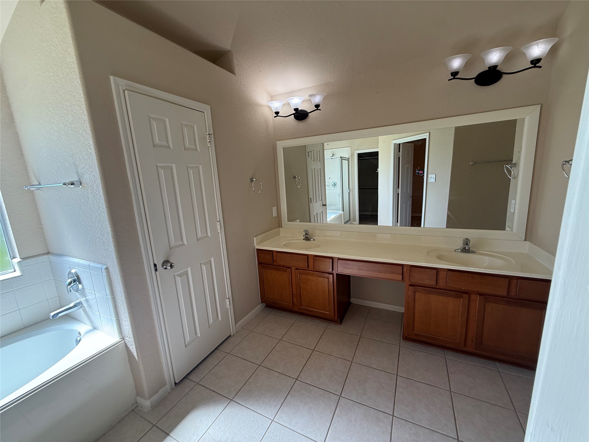 9923 Bronze Mill Lane Property Photo 17