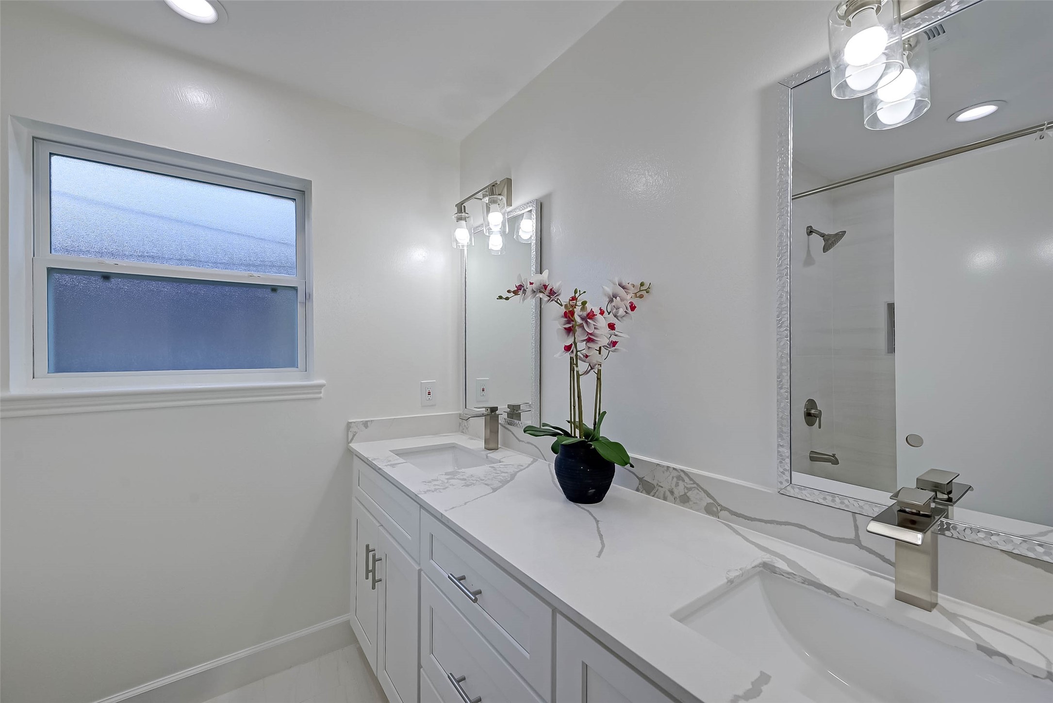 5522 Caversham Drive Property Photo 13