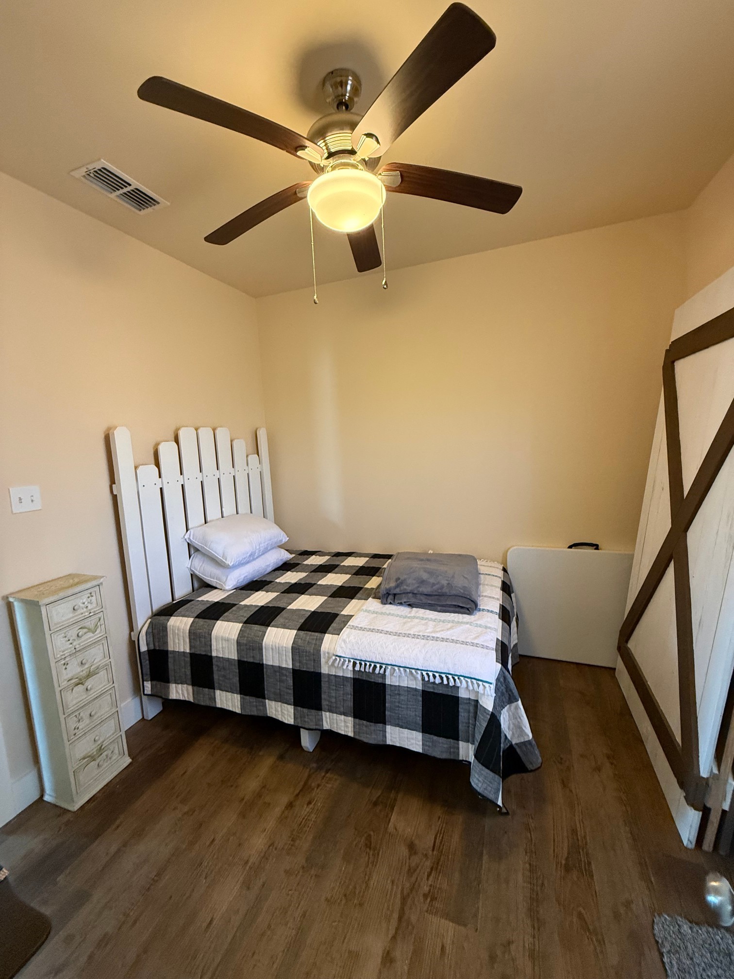 146 Port Avenue Property Photo 11