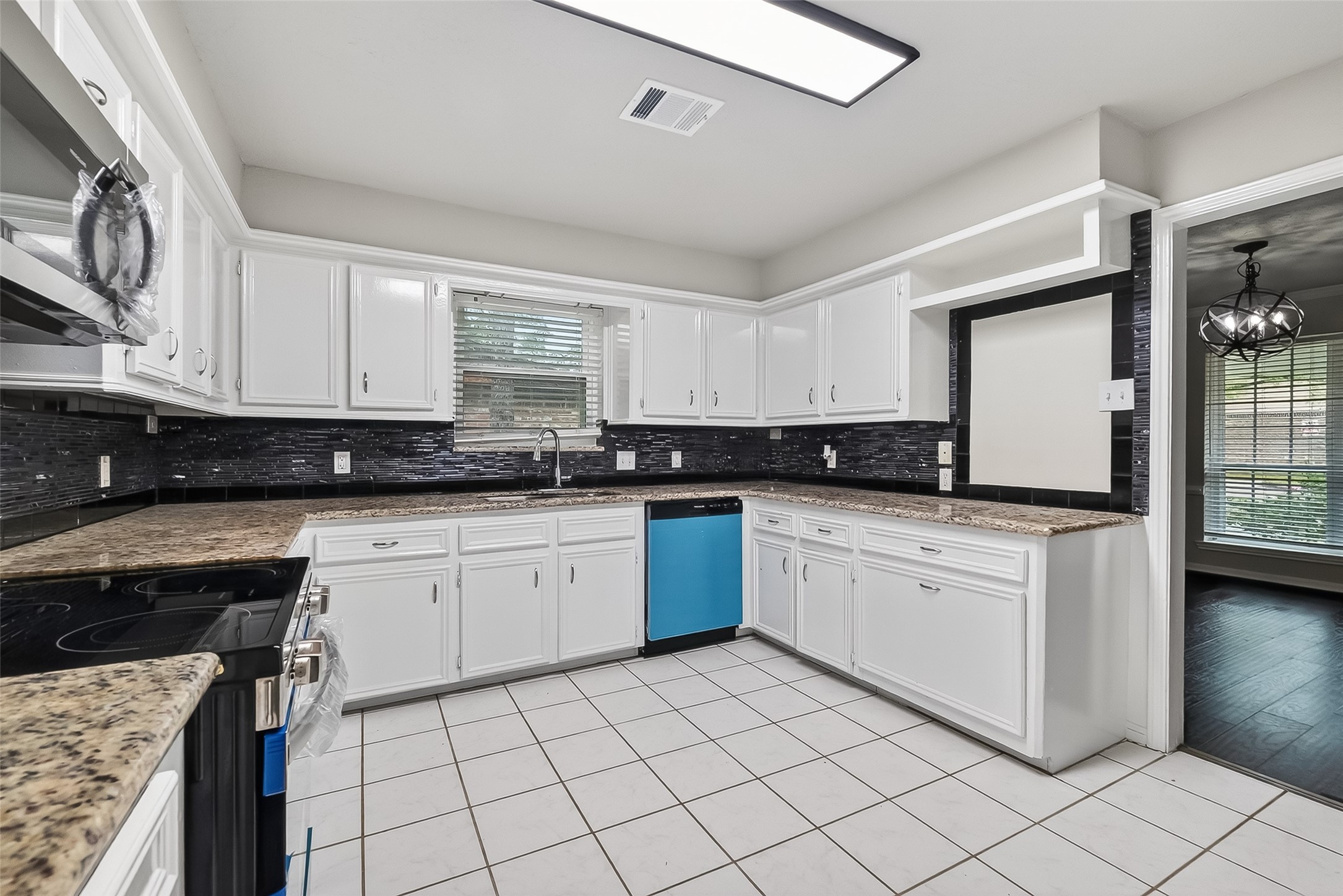 2402 Oak Shores Drive Property Photo 13