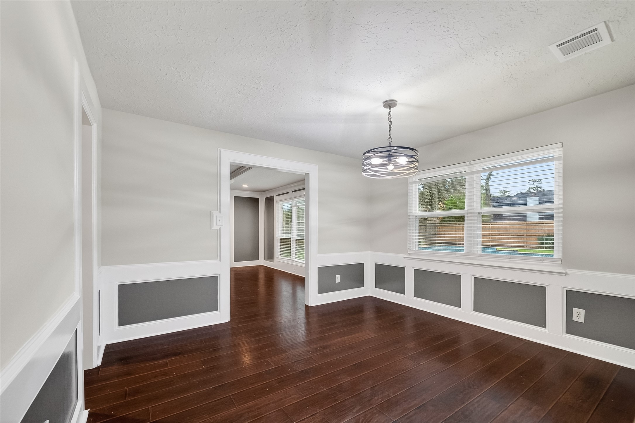 2402 Oak Shores Drive Property Photo 14