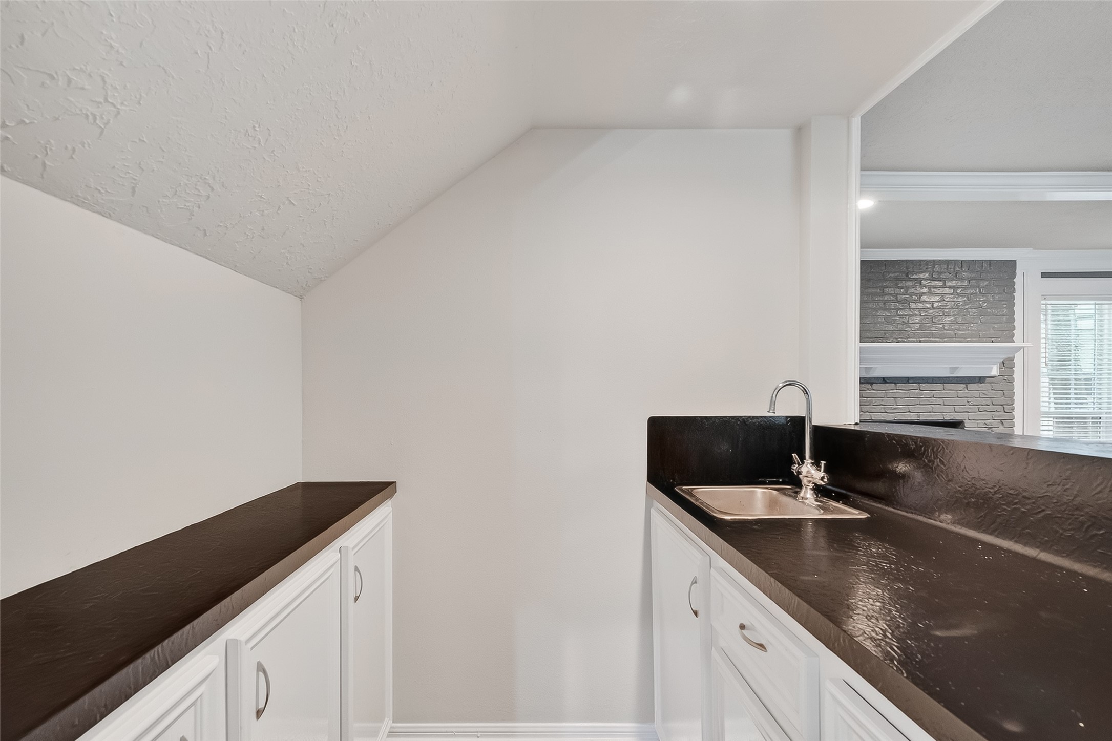 2402 Oak Shores Drive Property Photo 16