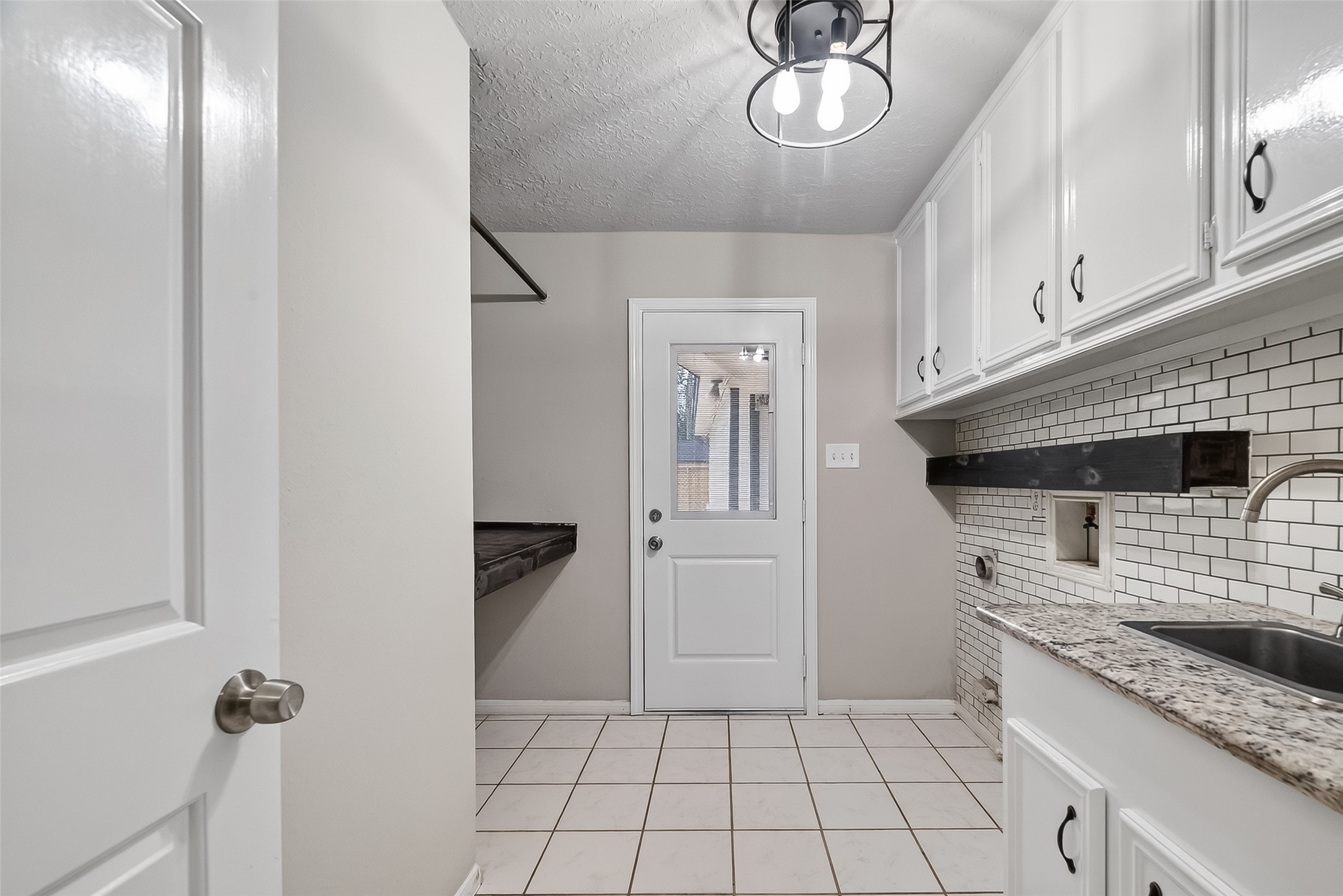 2402 Oak Shores Drive Property Photo 18