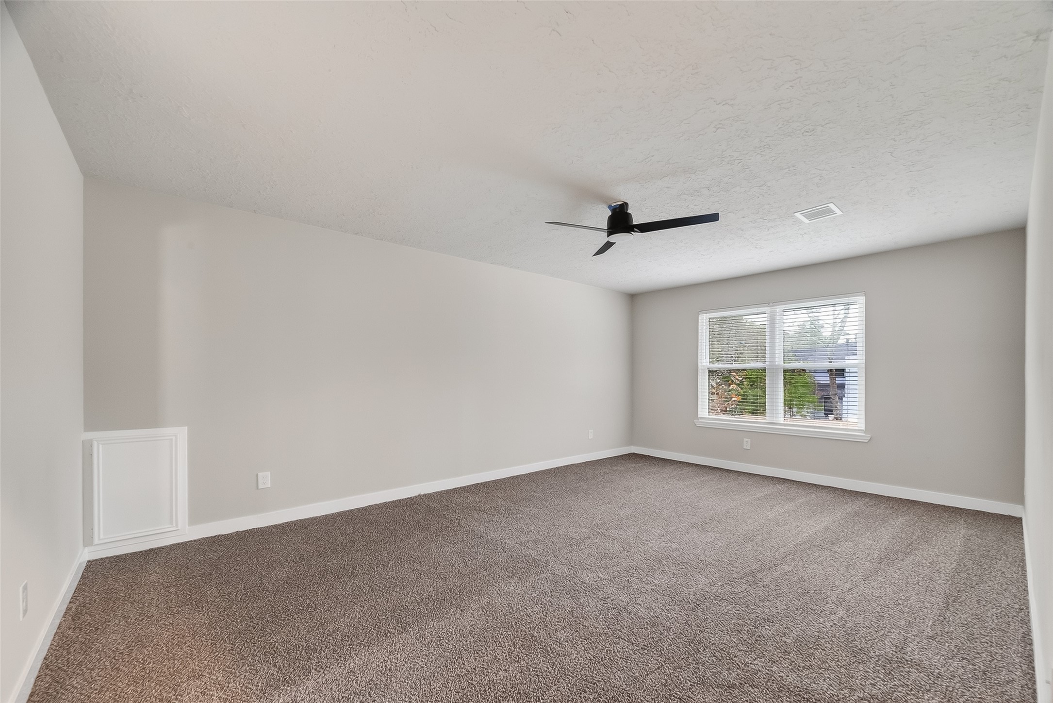 2402 Oak Shores Drive Property Photo 21