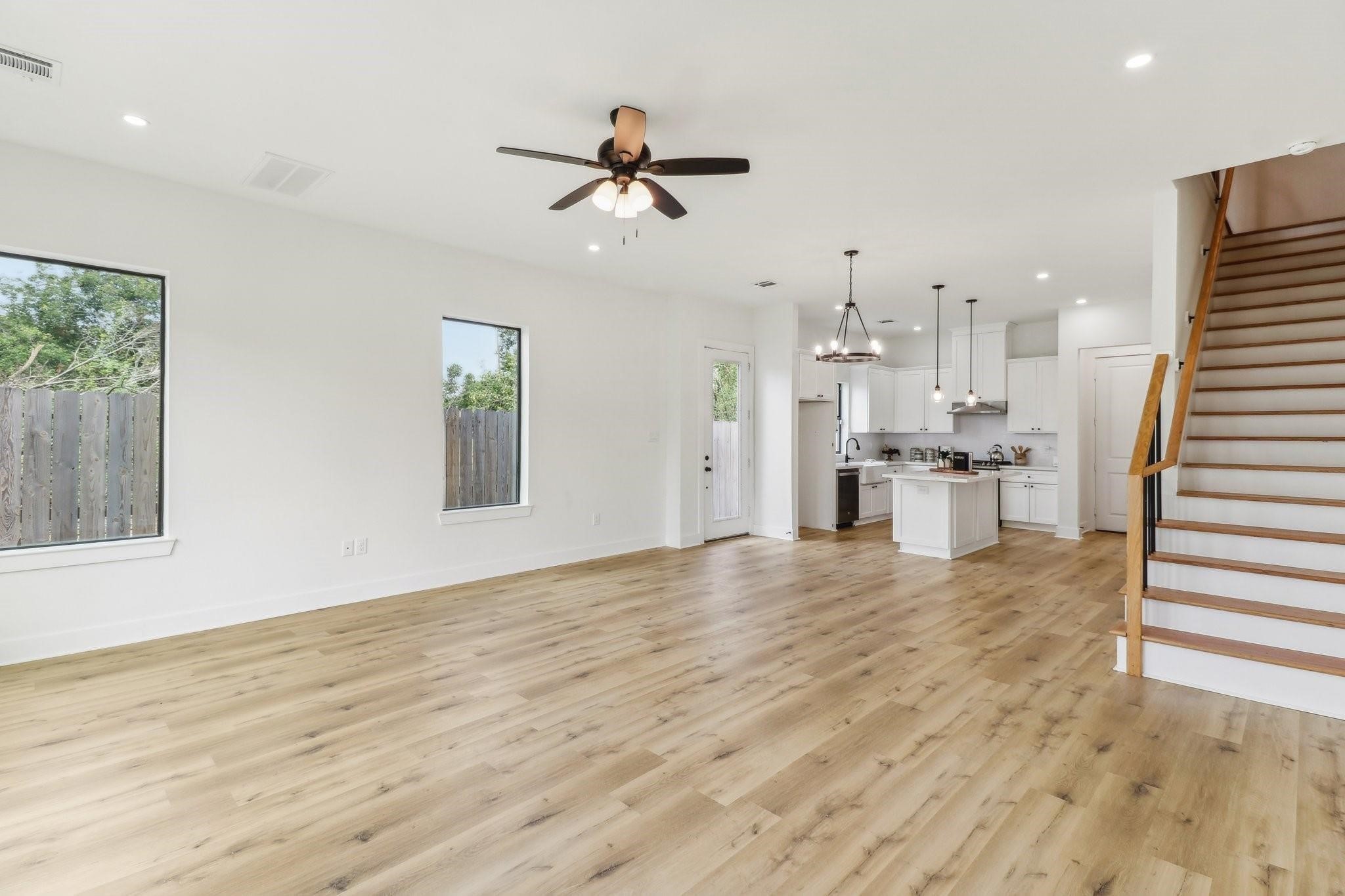 3417 Tuam Street Property Photo 3