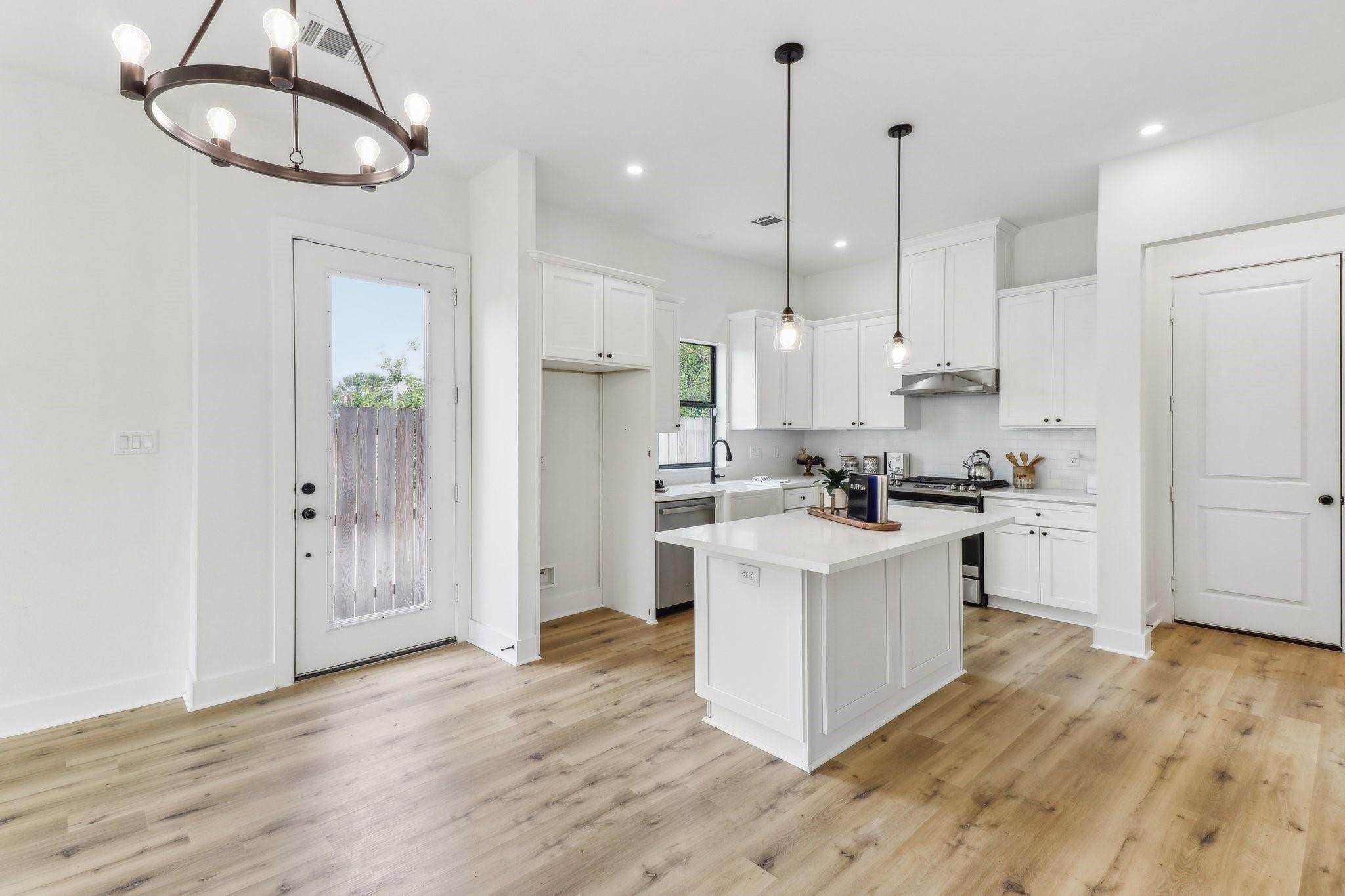 3417 Tuam Street Property Photo 6