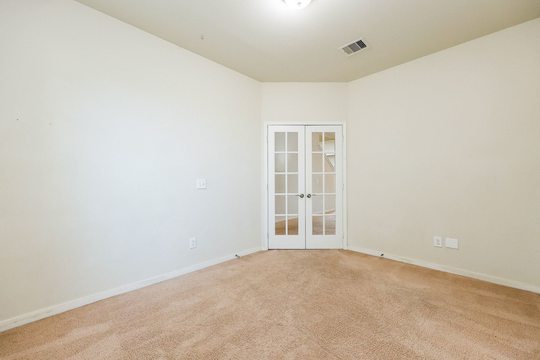 20135 Linden Spruce Lane Property Photo 6