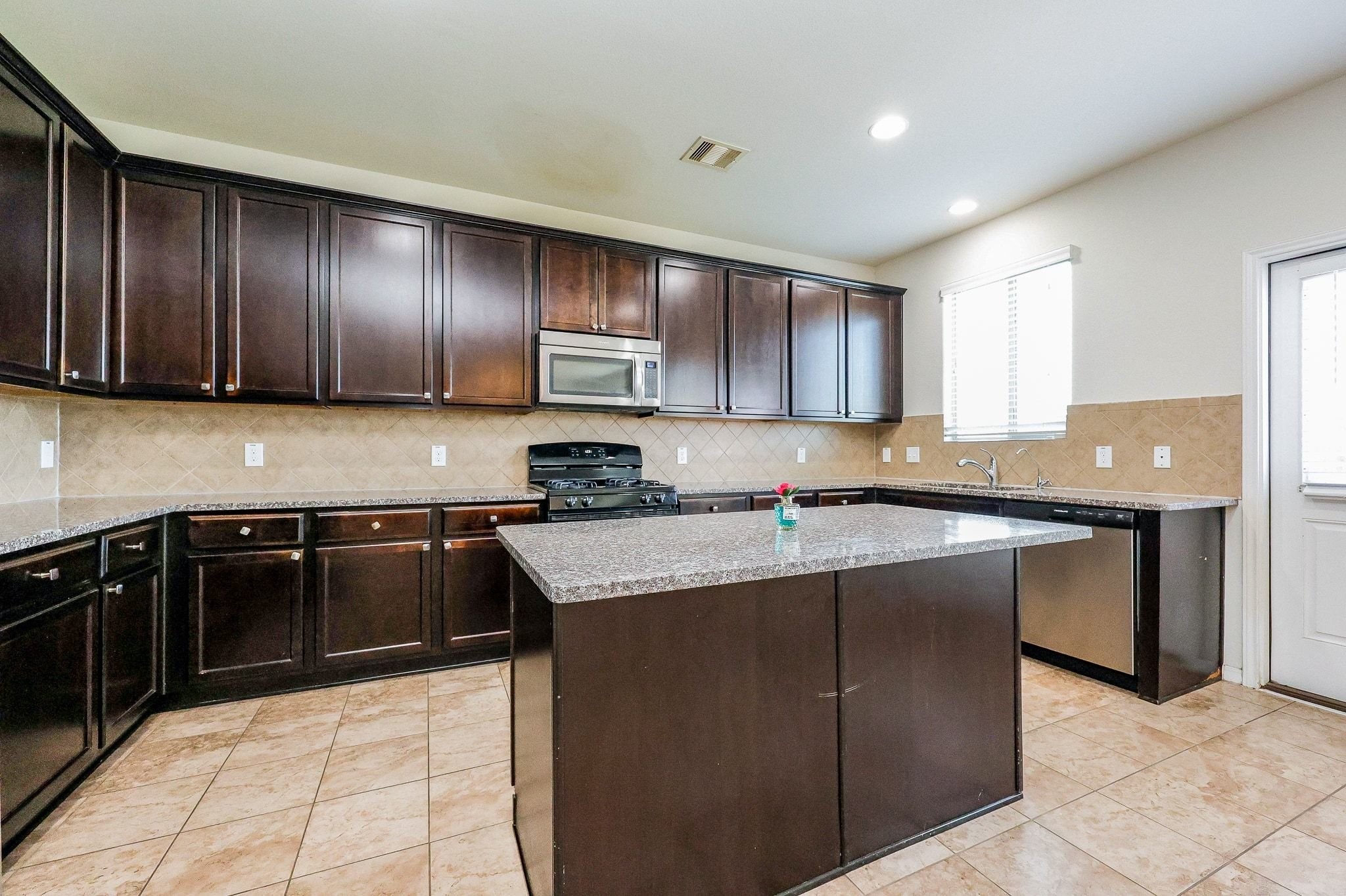 20135 Linden Spruce Lane Property Photo 19