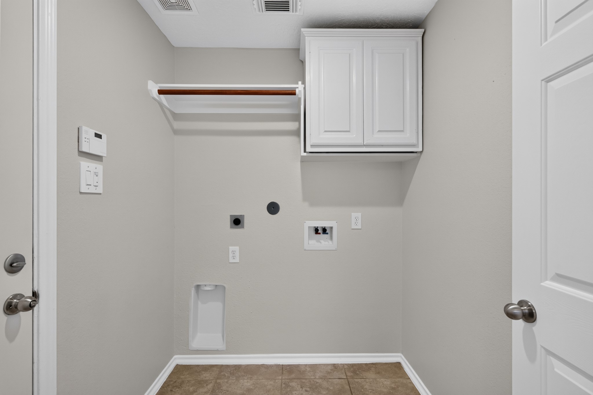 11807 Rainbow Bridge Lane Property Photo 15
