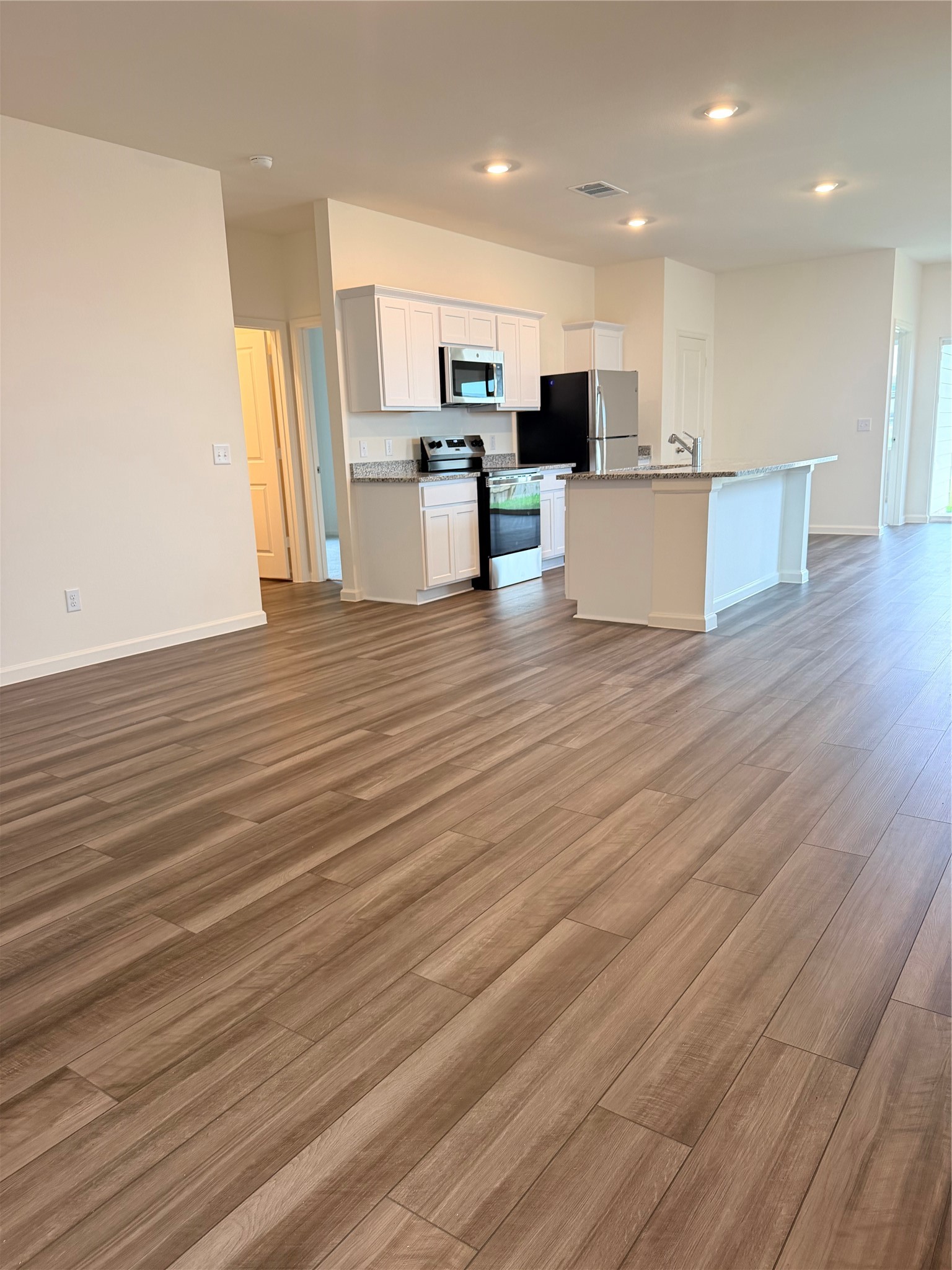 8334 Vacek Crossing Way Property Photo 2