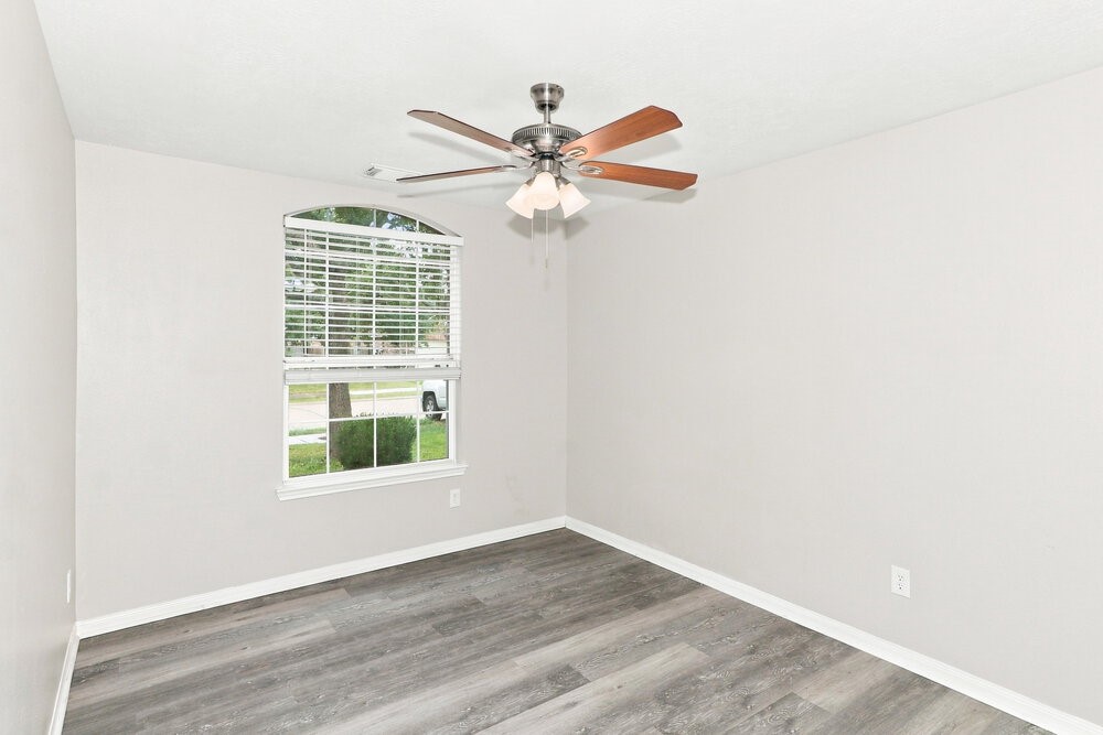7811 Iris Glen Lane Property Photo 10