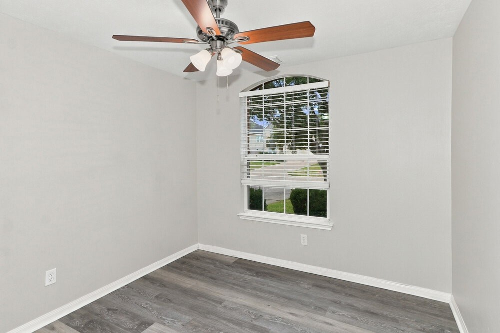 7811 Iris Glen Lane Property Photo 11