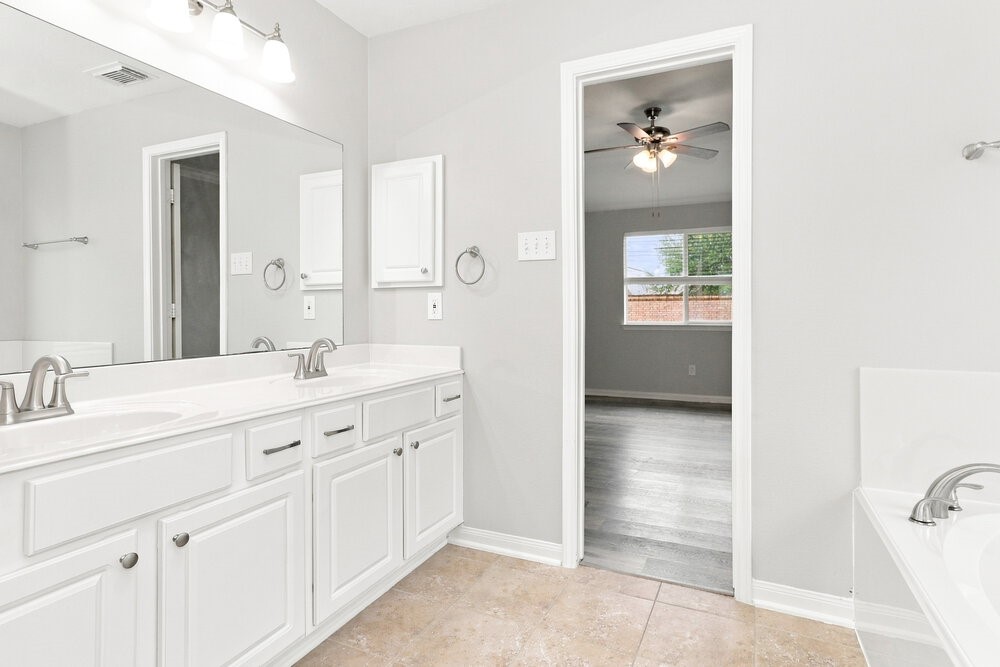 7811 Iris Glen Lane Property Photo 13