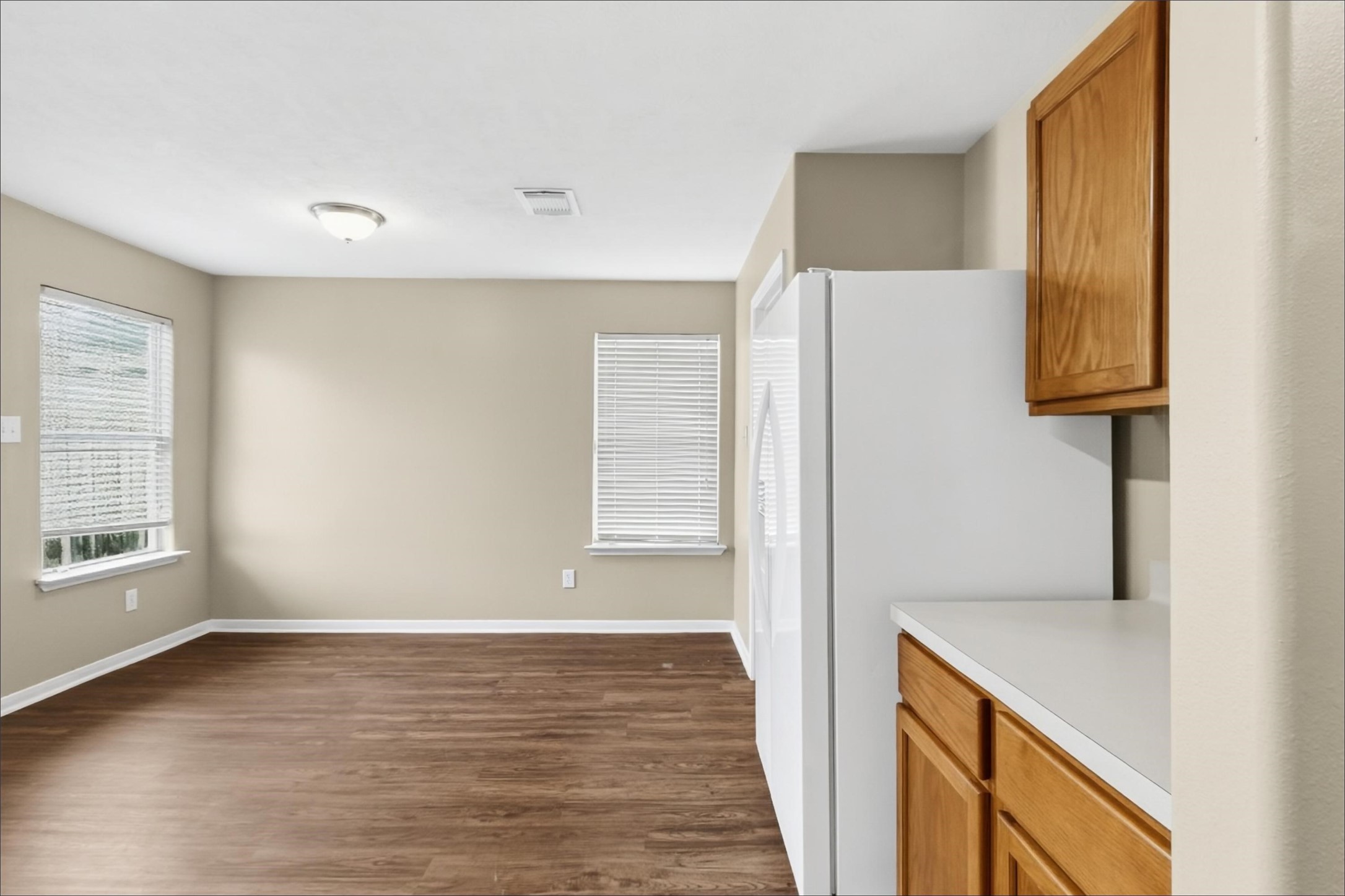 8002 Ginger Park Drive Property Photo 3