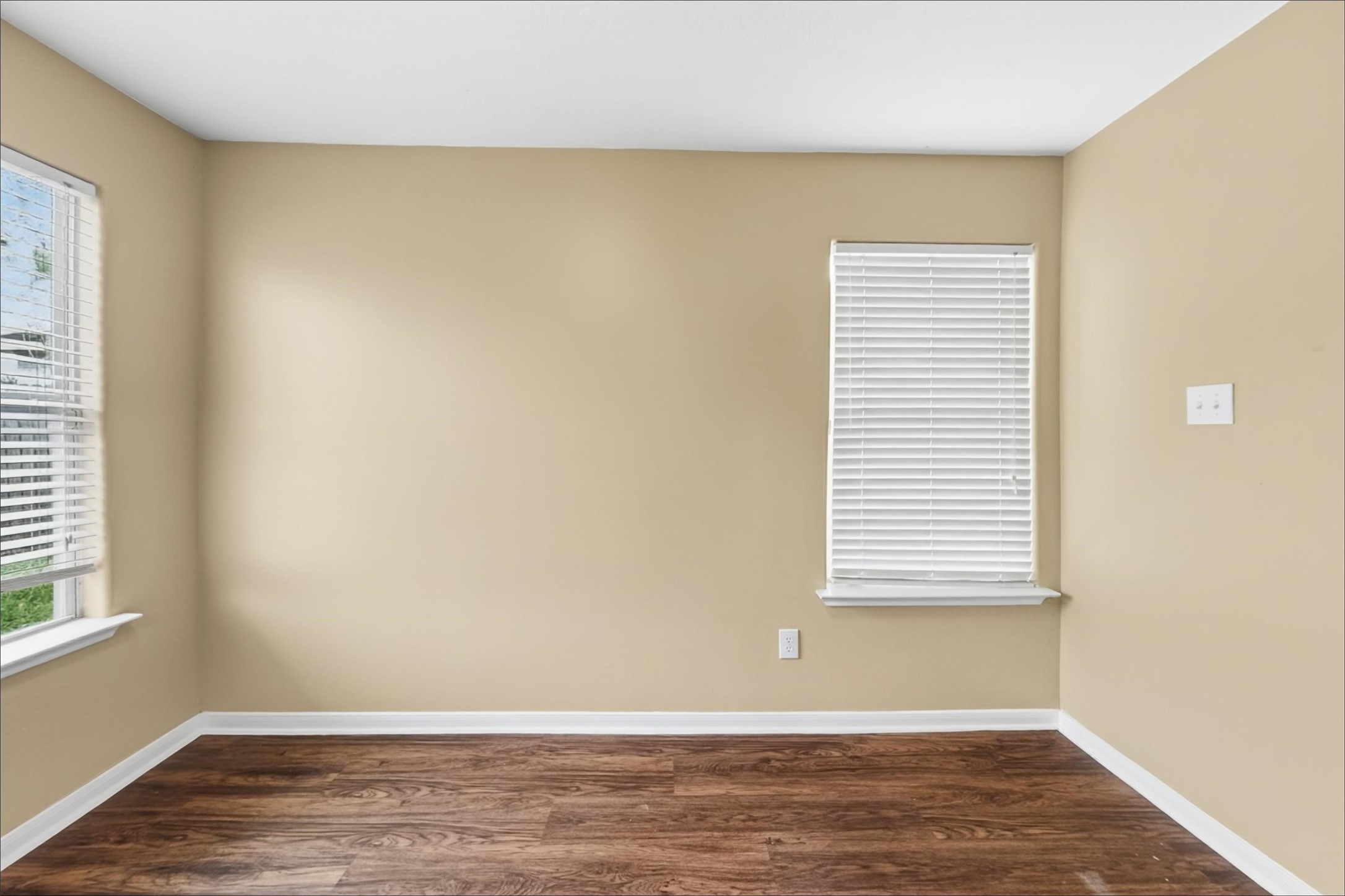 8002 Ginger Park Drive Property Photo 4