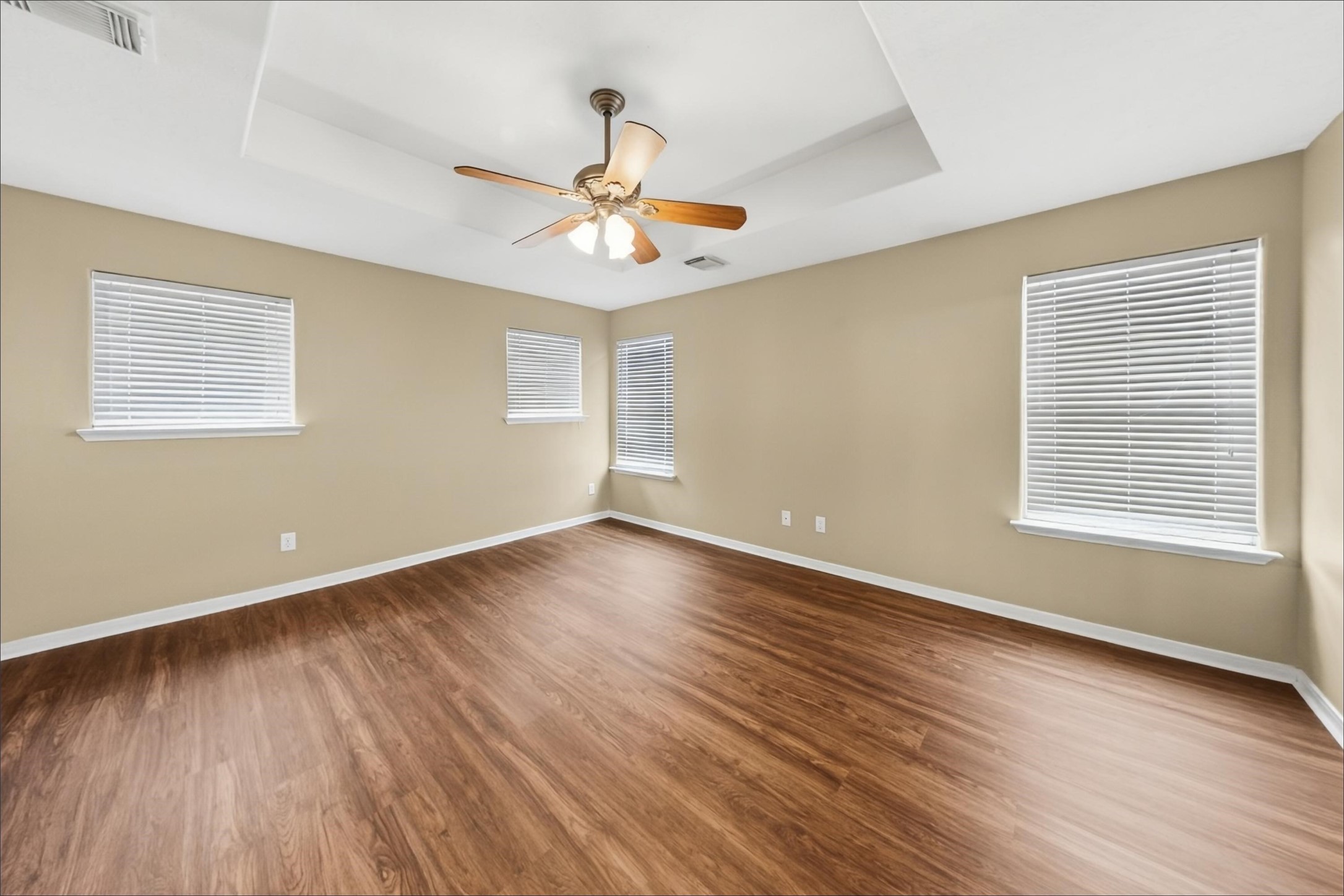 8002 Ginger Park Drive Property Photo 11