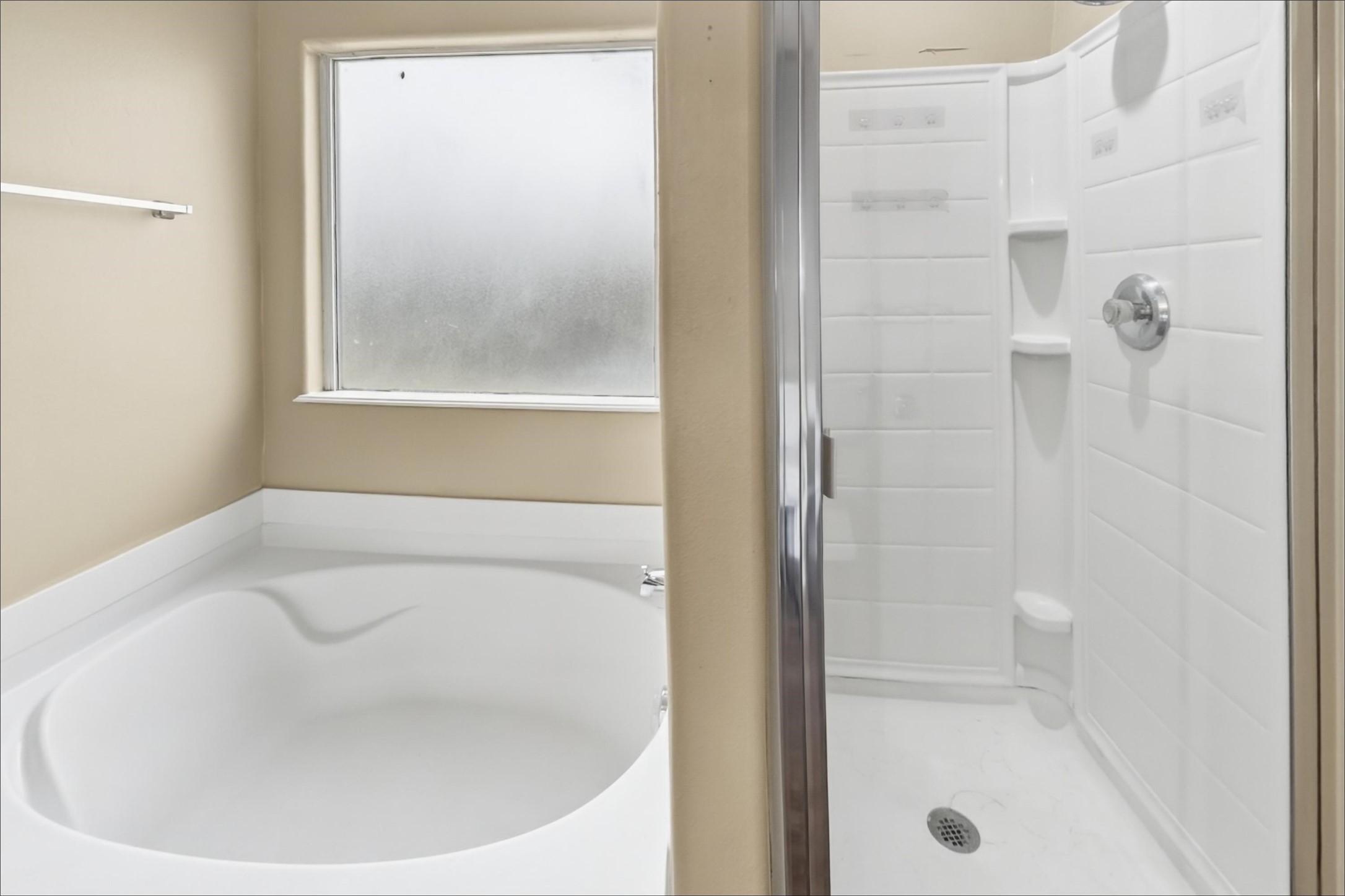 8002 Ginger Park Drive Property Photo 12