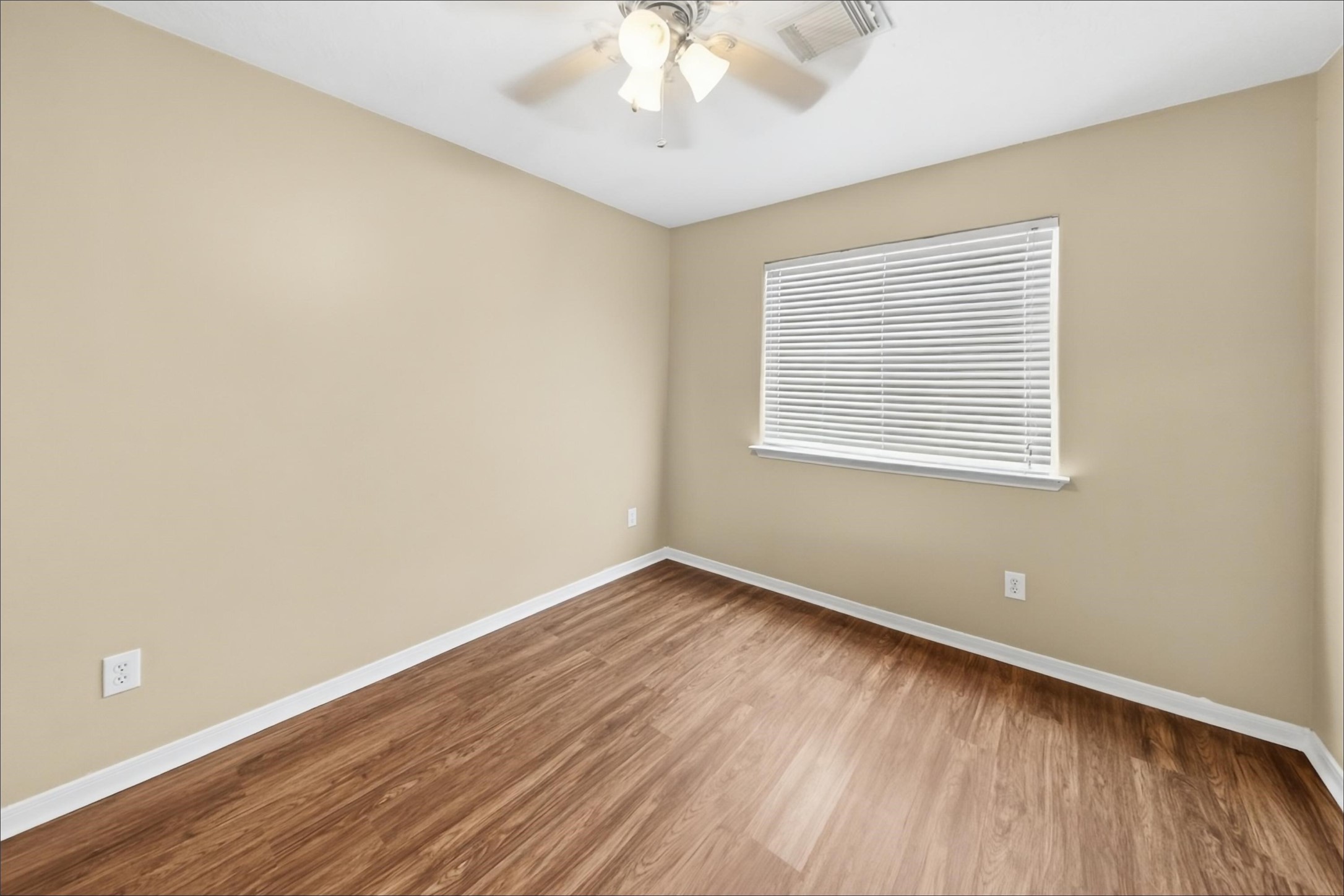 8002 Ginger Park Drive Property Photo 14