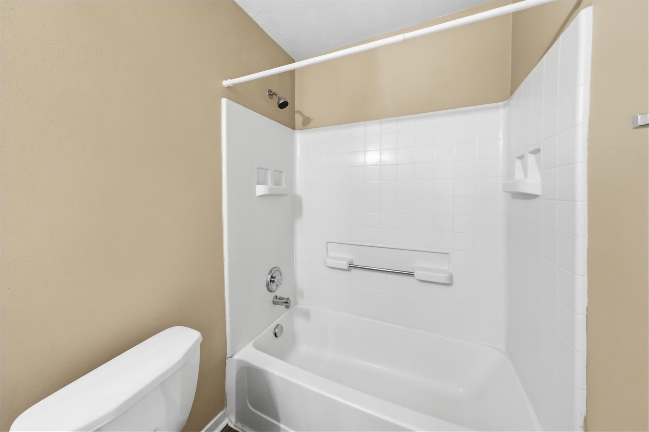 8002 Ginger Park Drive Property Photo 16