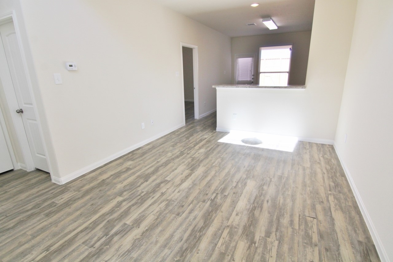 6255 Brenwood Circle Property Photo 5