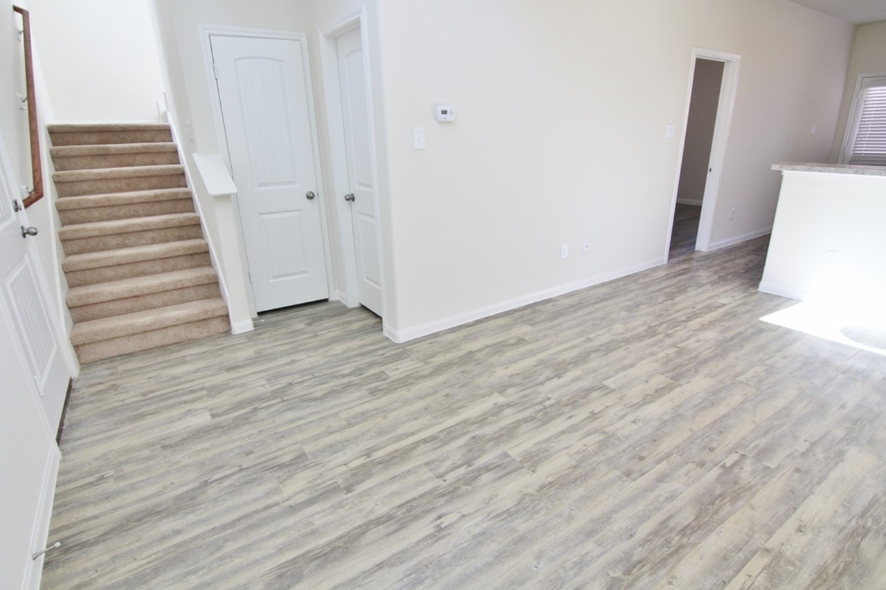 6255 Brenwood Circle Property Photo 6