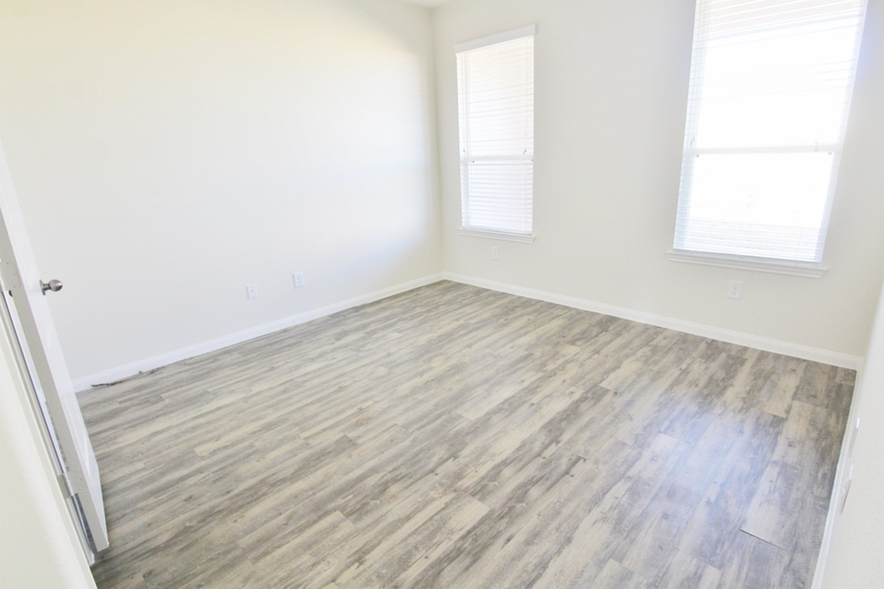 6255 Brenwood Circle Property Photo 7