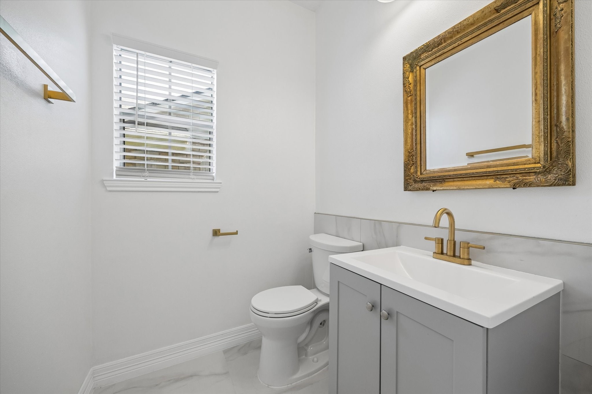 2431 Parkwood Lane Property Photo 14