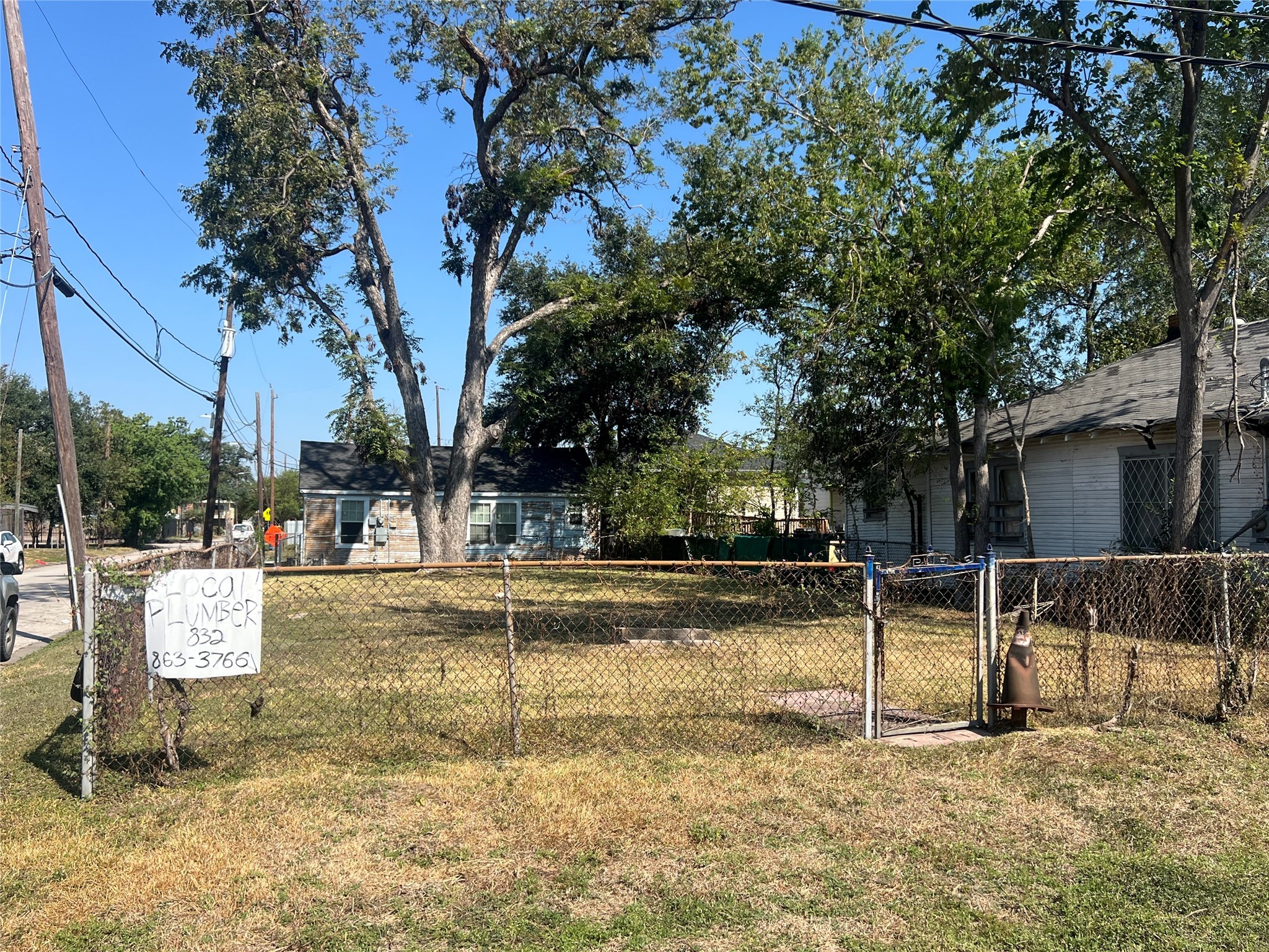701 North Loop Property Photo 1