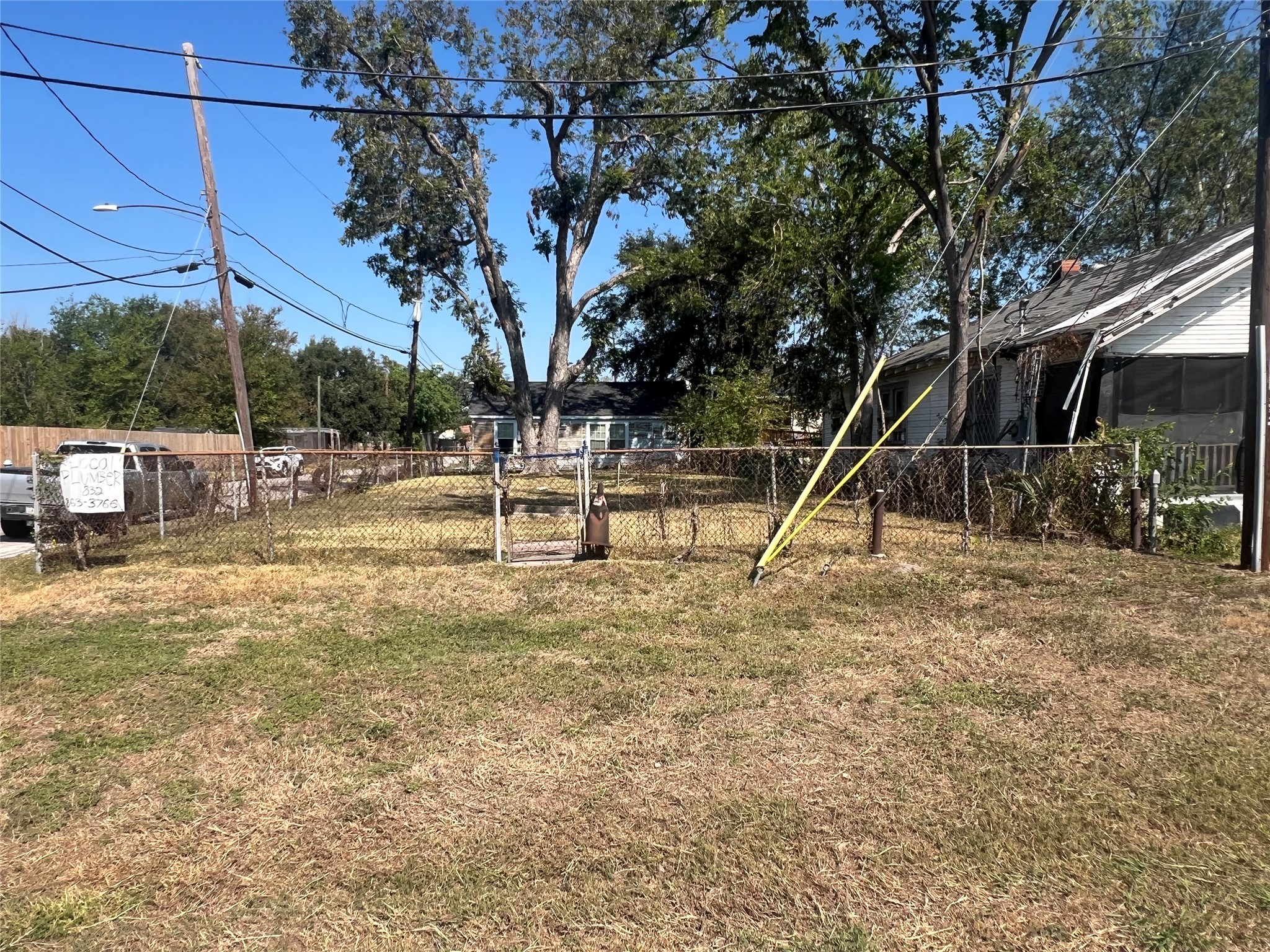 701 North Loop Property Photo 5