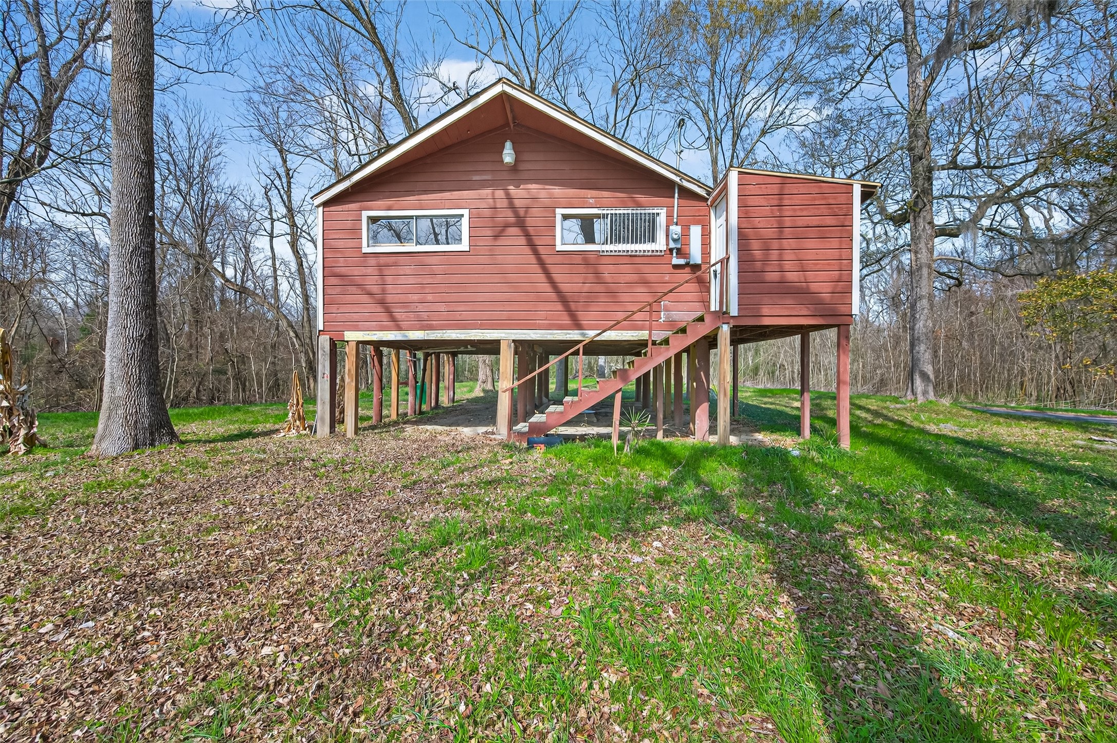 200 County Road 2859 Property Photo 1