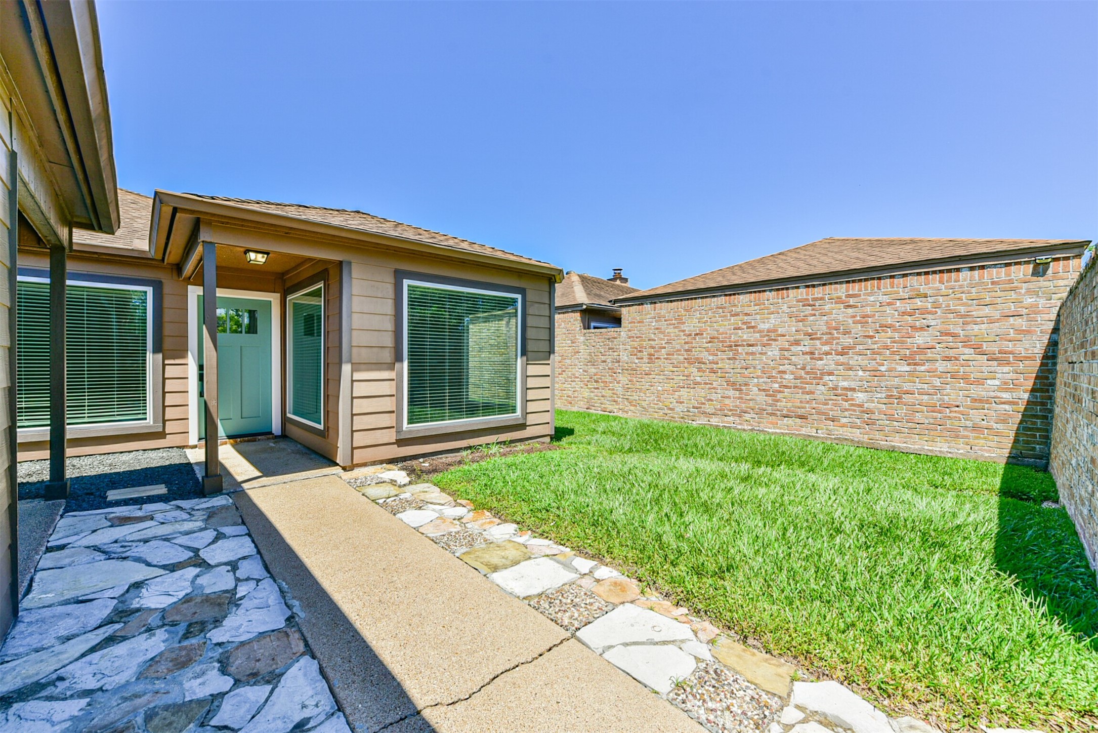16927 Amidon Drive Property Photo 1