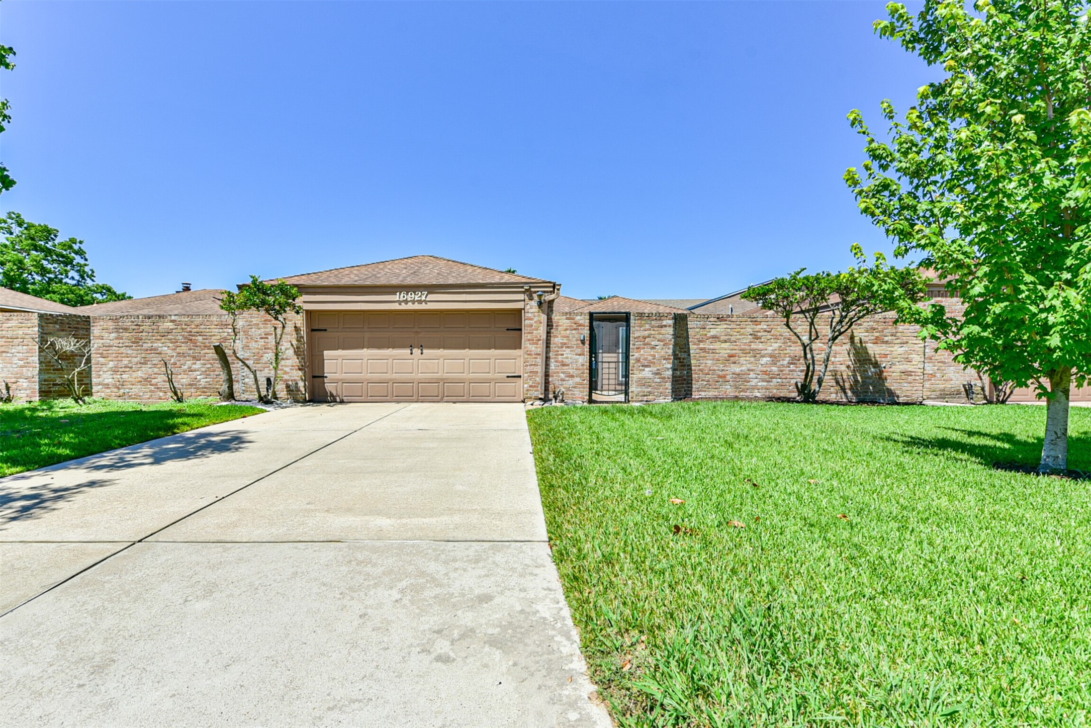 16927 Amidon Drive Property Photo 3