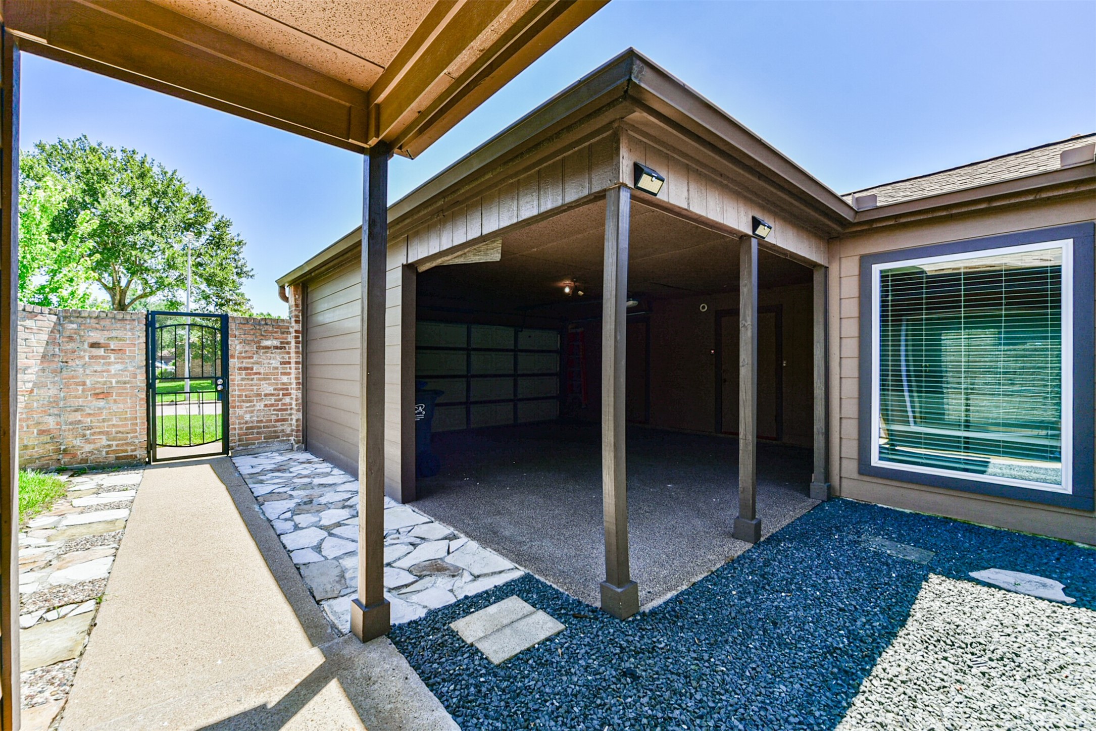 16927 Amidon Drive Property Photo 4