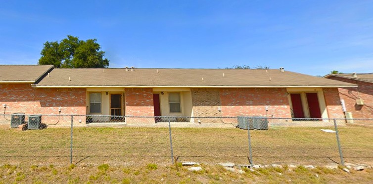 2300 Alamo St Property Photo 4
